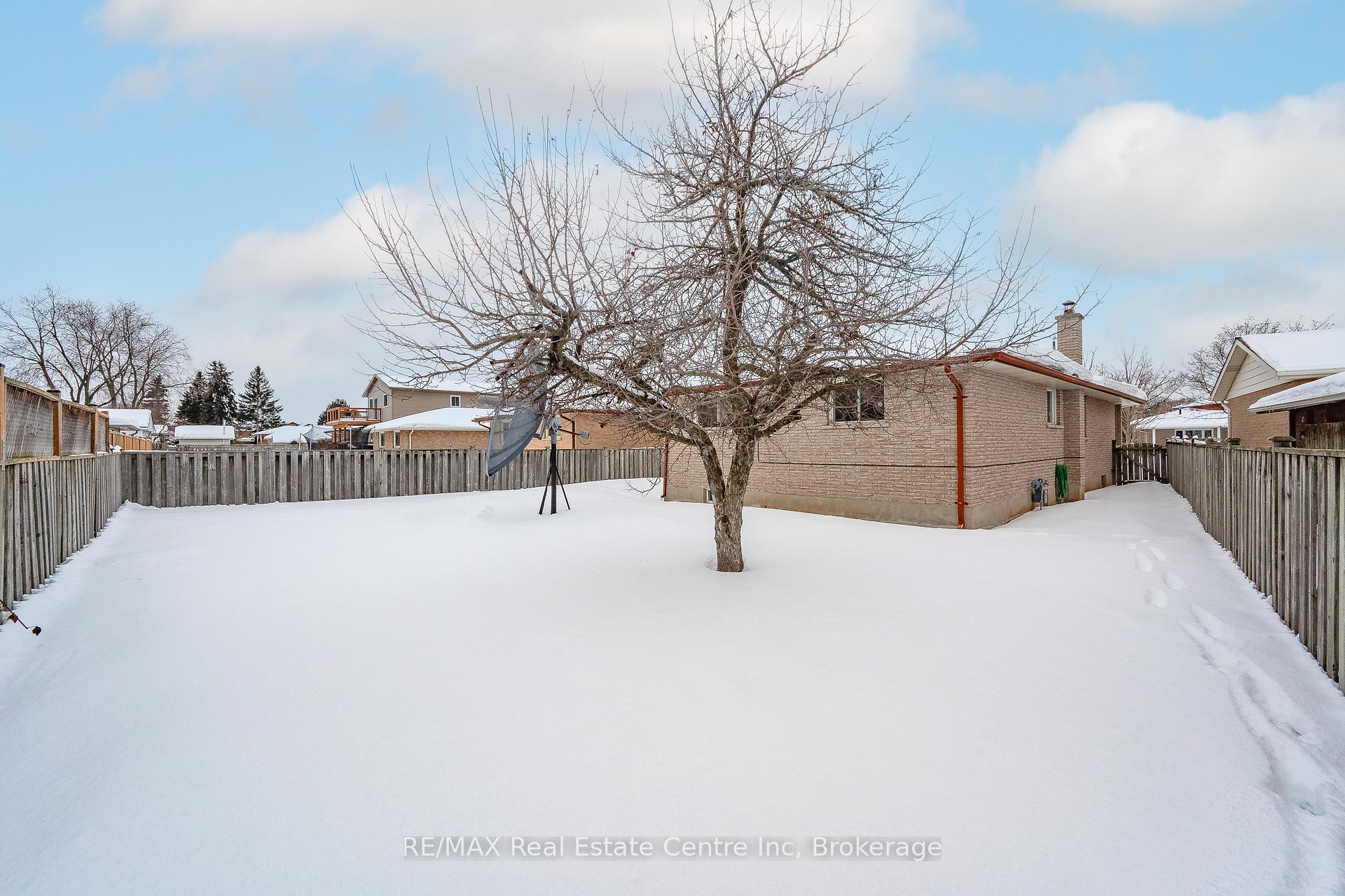 Photo 27 of 37 Tuerr Drive, Kitchener — HOMEH