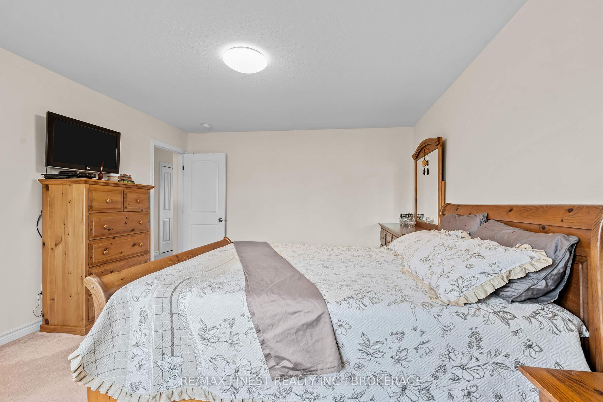Photo 23 of 1334 Atkinson Street, Kingston, City Northwest — HOMEH