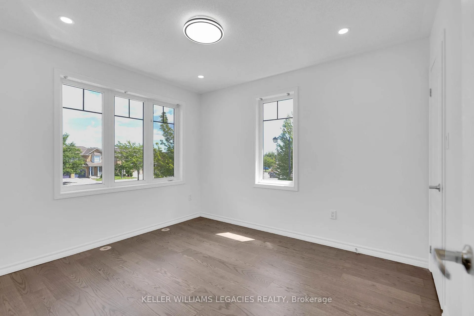 Photo 31 of 656 Thompson Road S, Milton, Coates — HOMEH