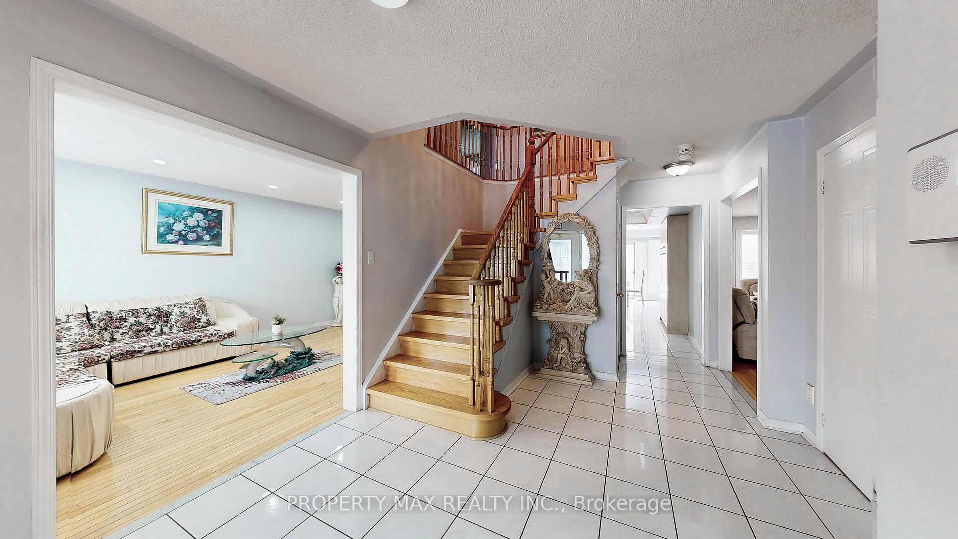 Photo 2 of 96 Gillingham Avenue, Markham, Milliken Mills East — HOMEH