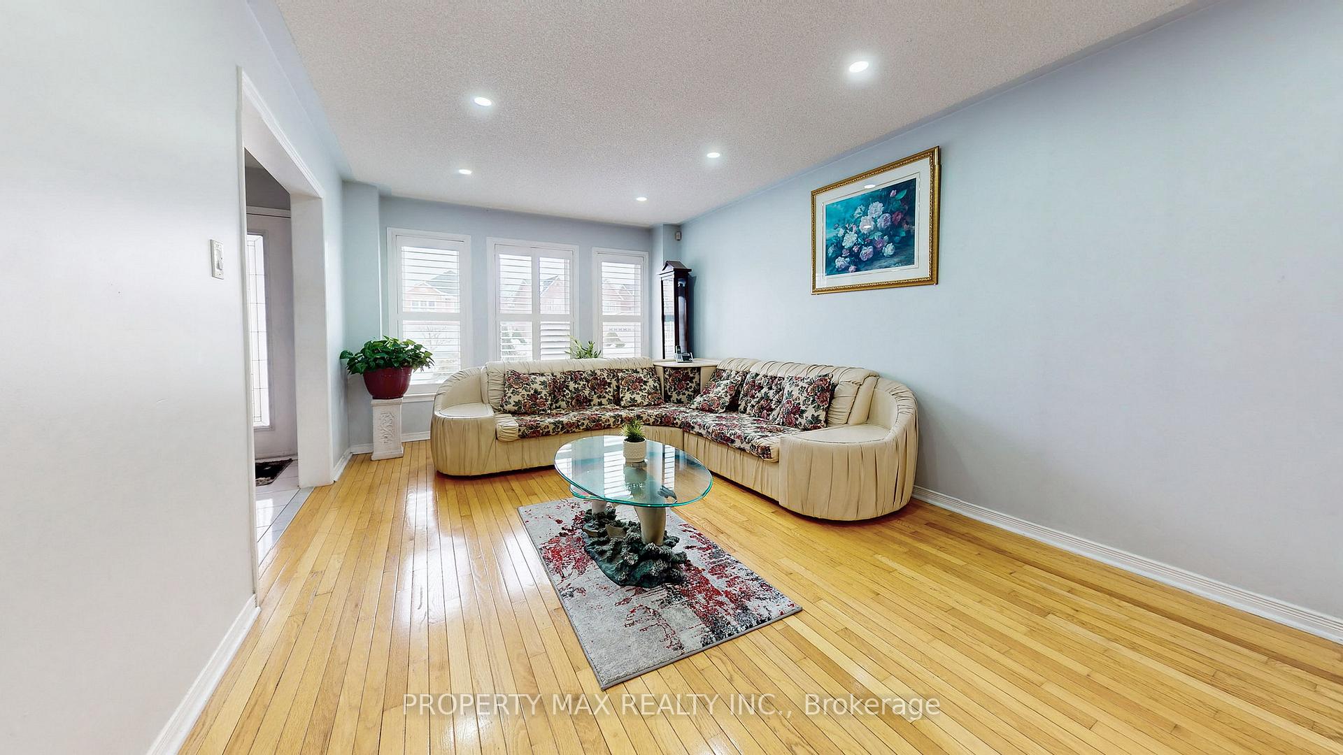 Photo 3 of 96 Gillingham Avenue, Markham, Milliken Mills East — HOMEH