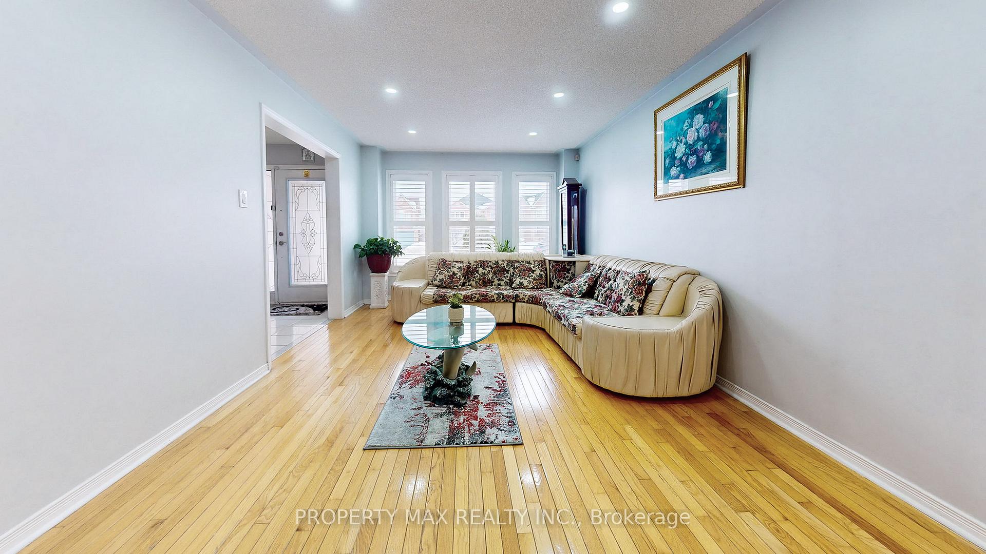 Photo 4 of 96 Gillingham Avenue, Markham, Milliken Mills East — HOMEH
