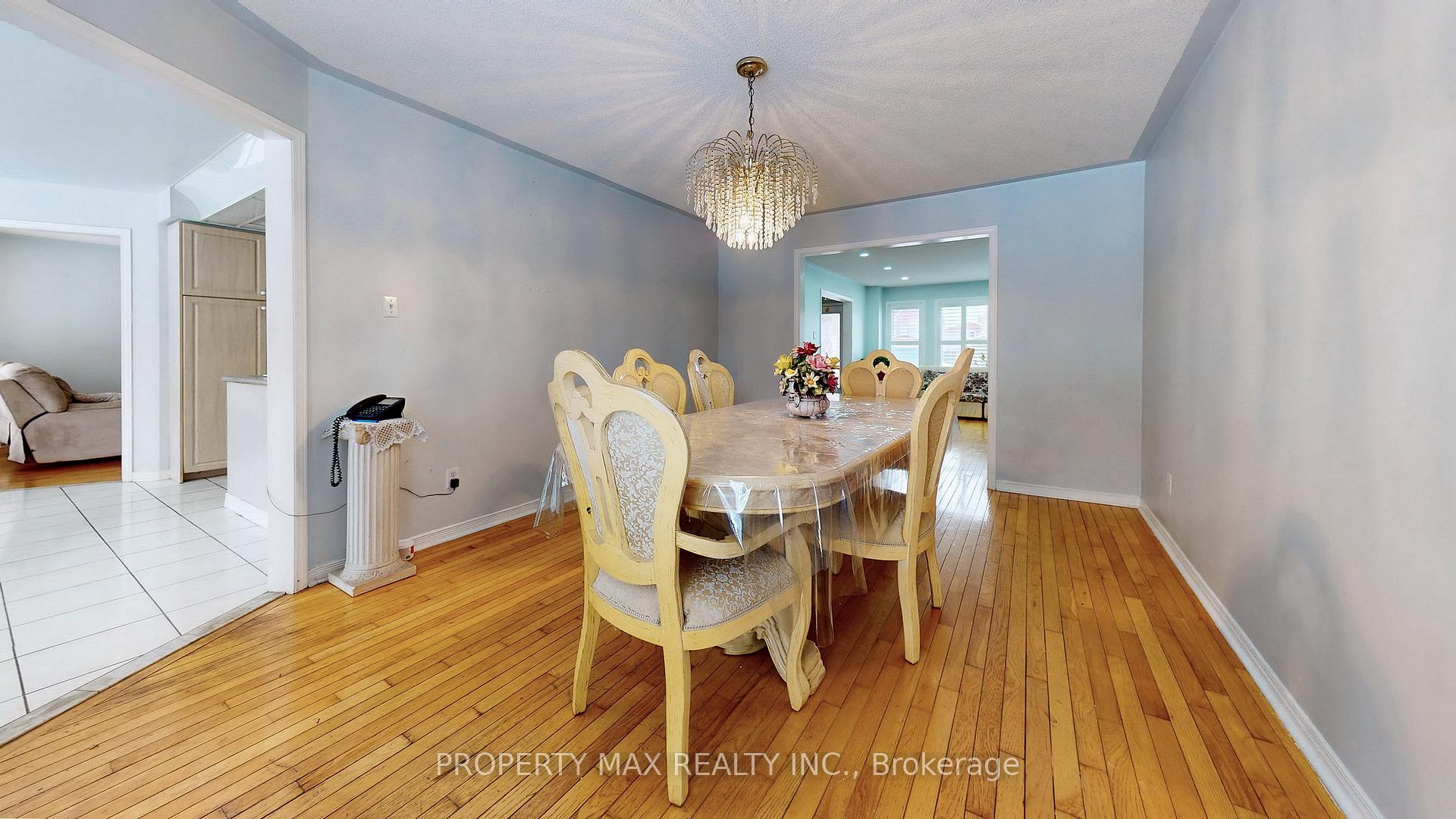 Photo 5 of 96 Gillingham Avenue, Markham, Milliken Mills East — HOMEH