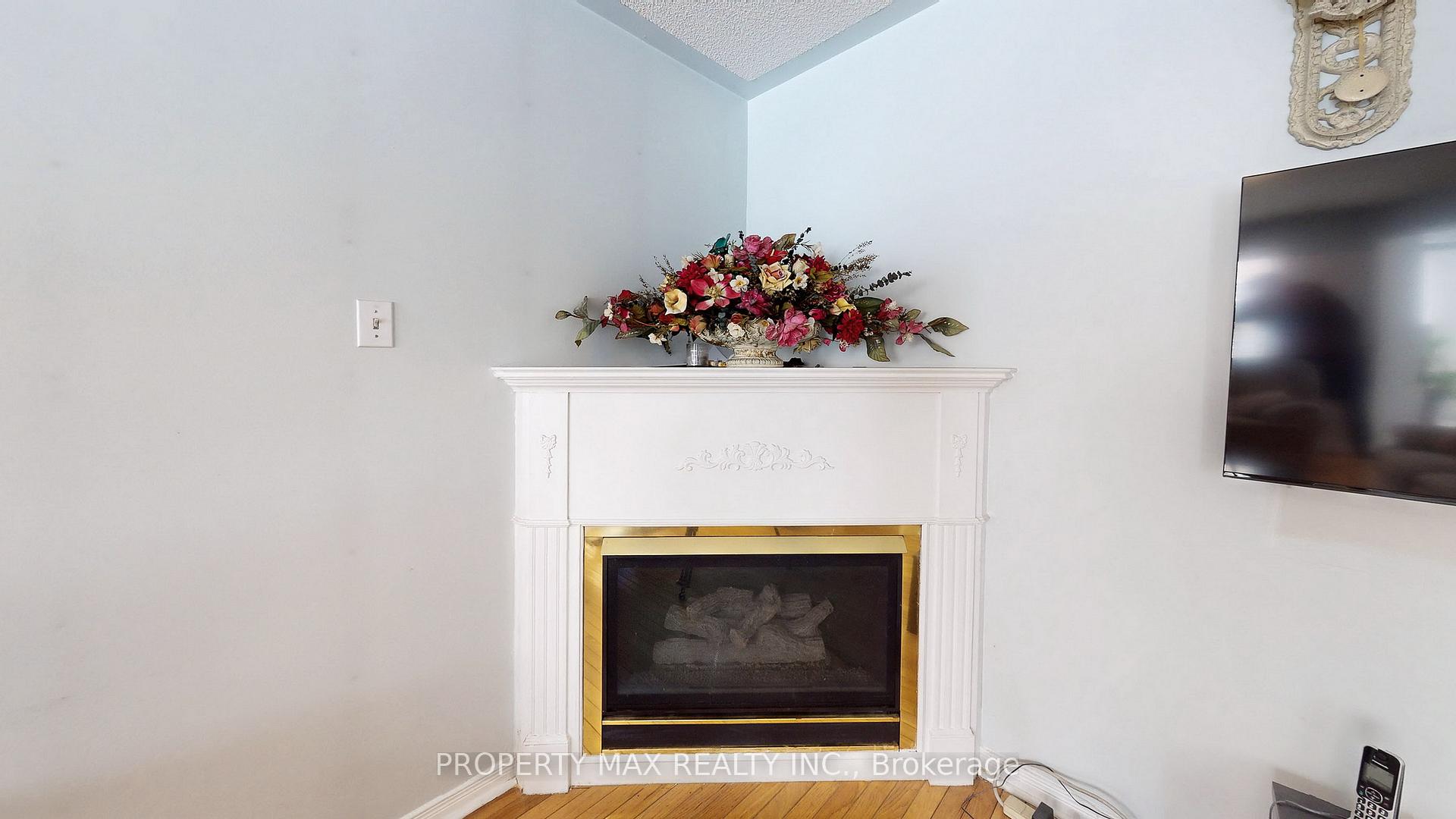 Photo 8 of 96 Gillingham Avenue, Markham, Milliken Mills East — HOMEH