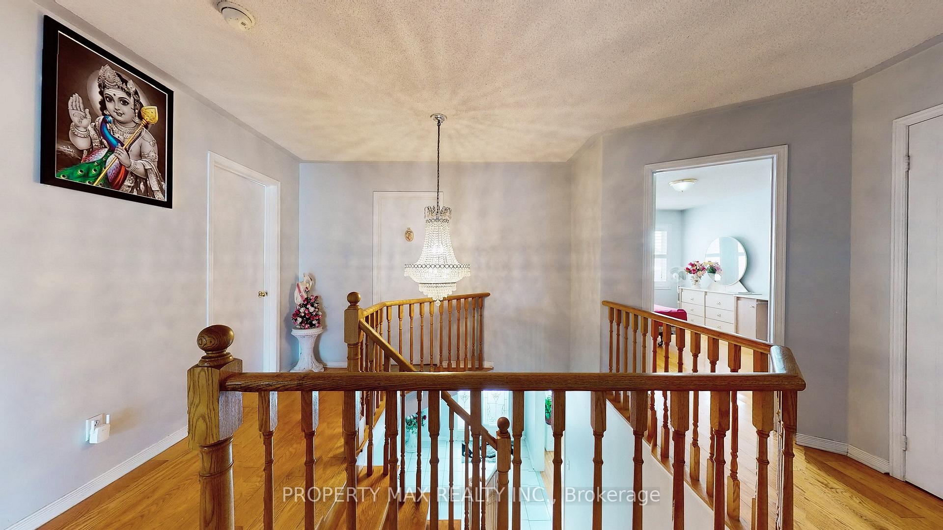 Photo 13 of 96 Gillingham Avenue, Markham, Milliken Mills East — HOMEH