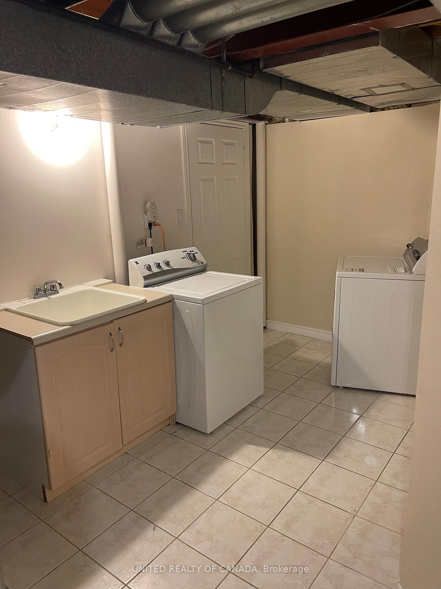 Photo 20 of 23 Bradgate Drive, Markham, Thornlea — HOMEH