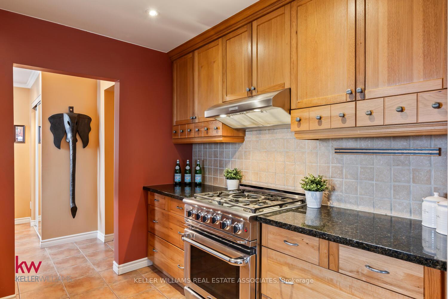 Photo 8 of 94 Belmont Avenue E, Kitchener — HOMEH