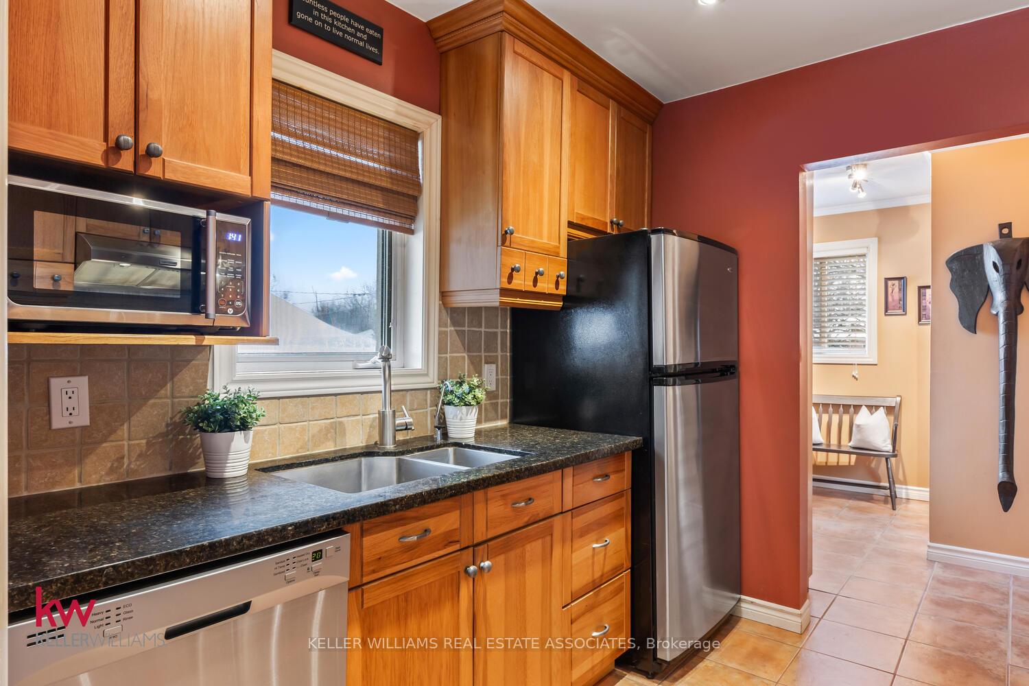 Photo 9 of 94 Belmont Avenue E, Kitchener — HOMEH