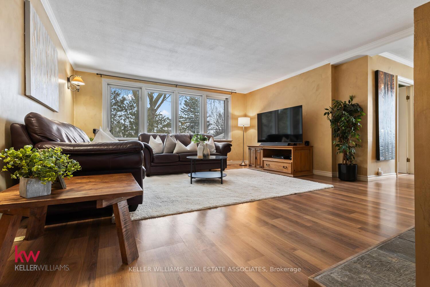 Photo 12 of 94 Belmont Avenue E, Kitchener — HOMEH
