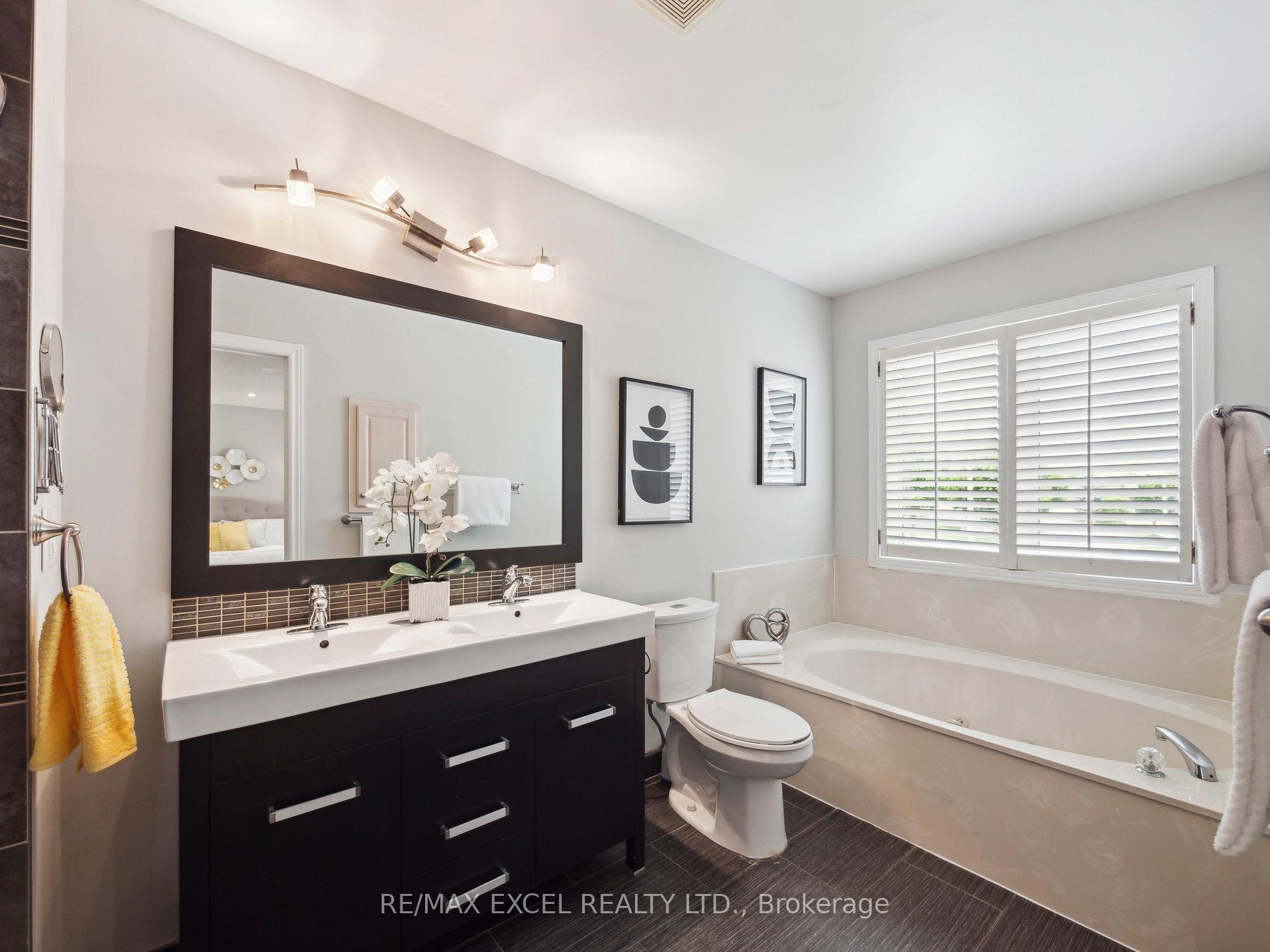 Photo 8 of 126 Worthing Avenue, Markham, Milliken Mills East — HOMEH