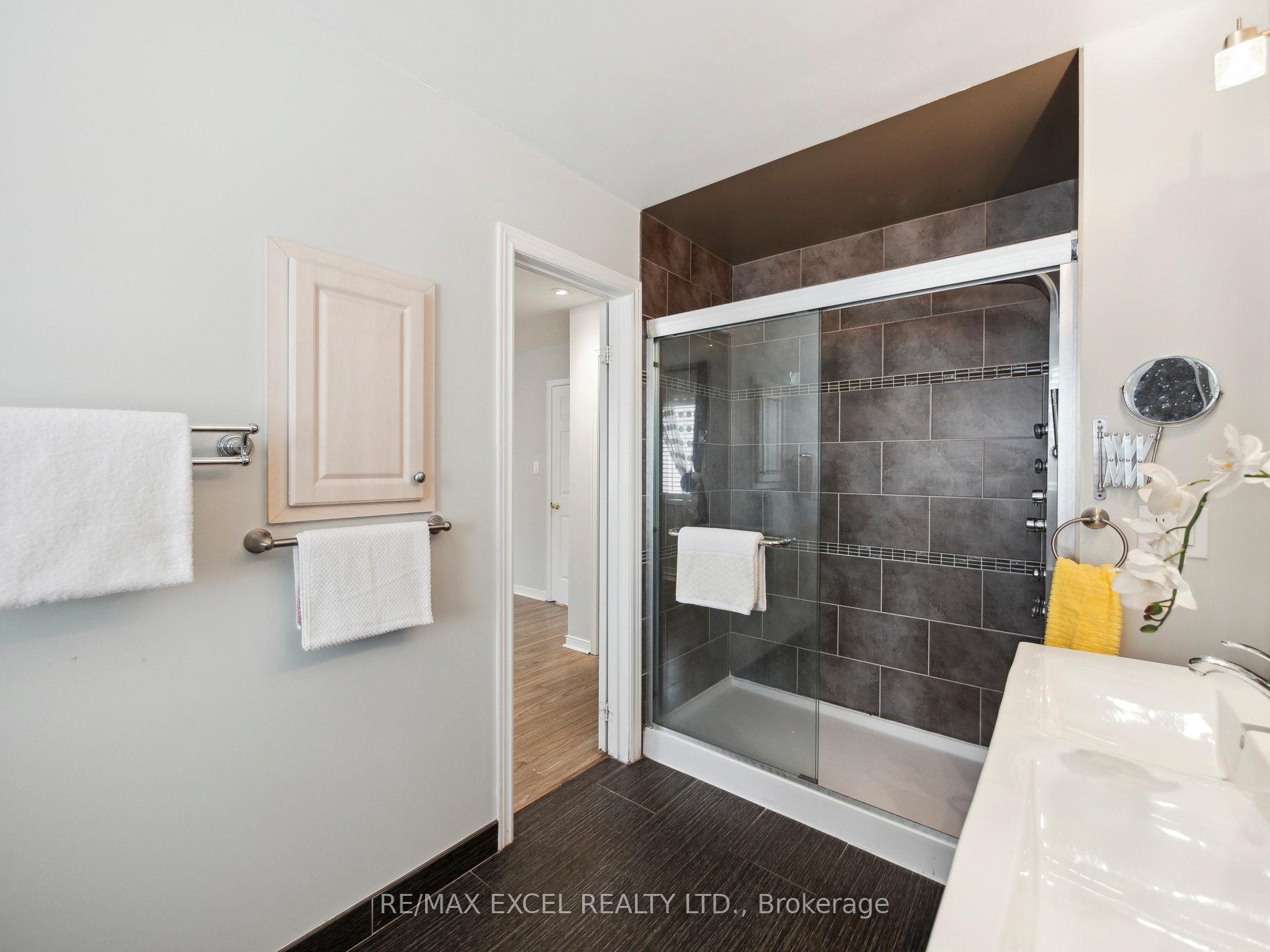 Photo 9 of 126 Worthing Avenue, Markham, Milliken Mills East — HOMEH