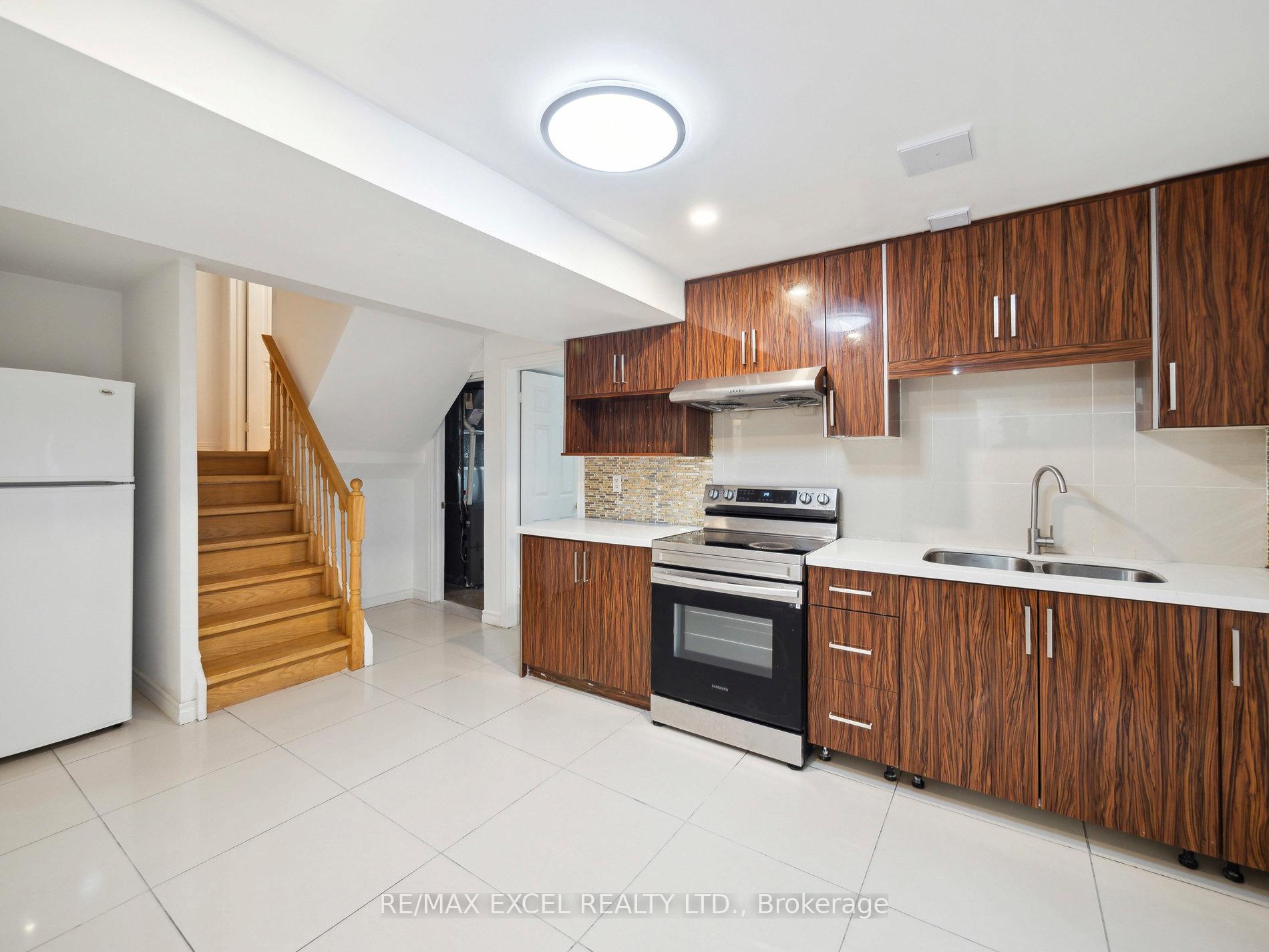 Photo 15 of 126 Worthing Avenue, Markham, Milliken Mills East — HOMEH