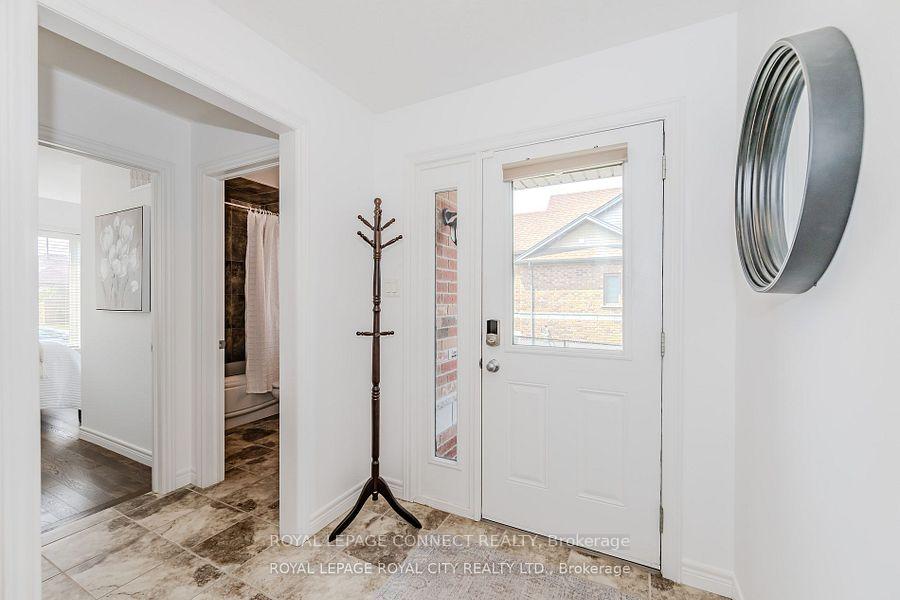 Photo 2 of 205 Eden Oak Trail, Kitchener — HOMEH