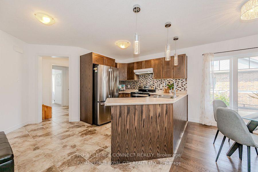 Photo 4 of 205 Eden Oak Trail, Kitchener — HOMEH