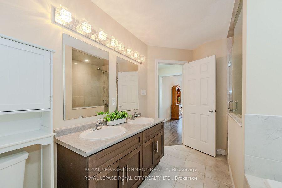 Photo 14 of 205 Eden Oak Trail, Kitchener — HOMEH