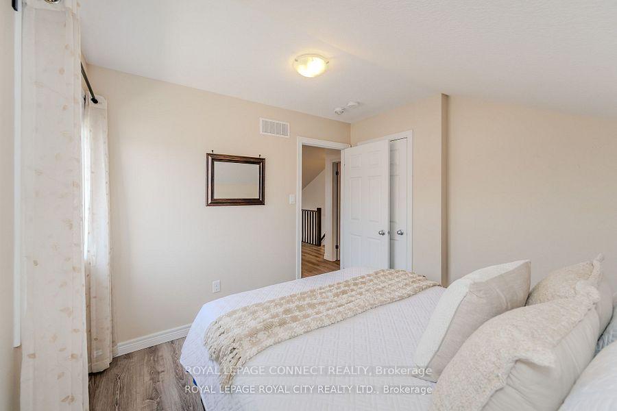 Photo 22 of 205 Eden Oak Trail, Kitchener — HOMEH