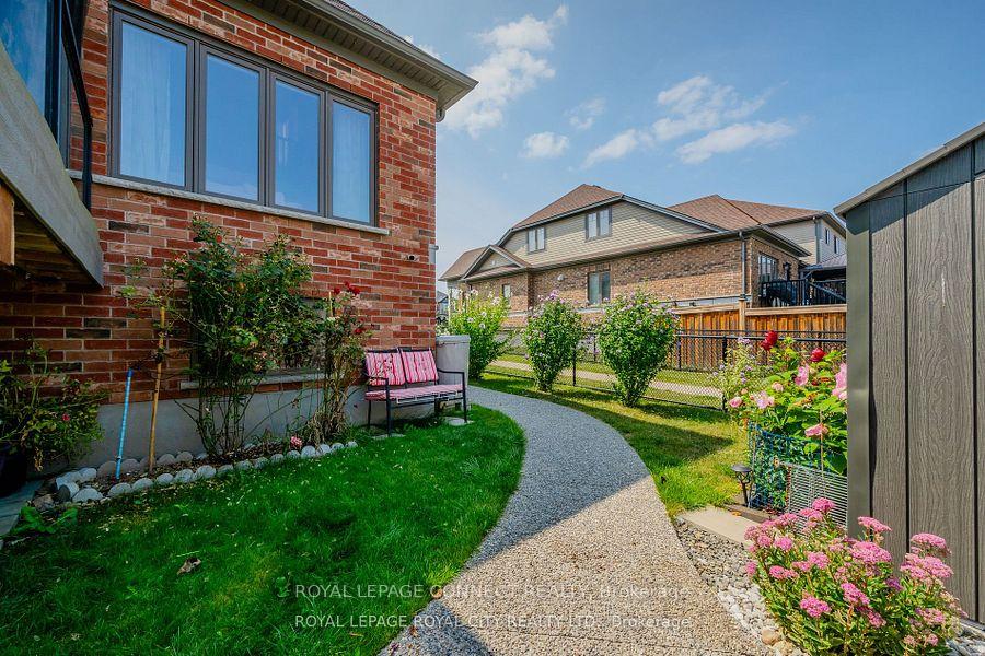 Photo 32 of 205 Eden Oak Trail, Kitchener — HOMEH