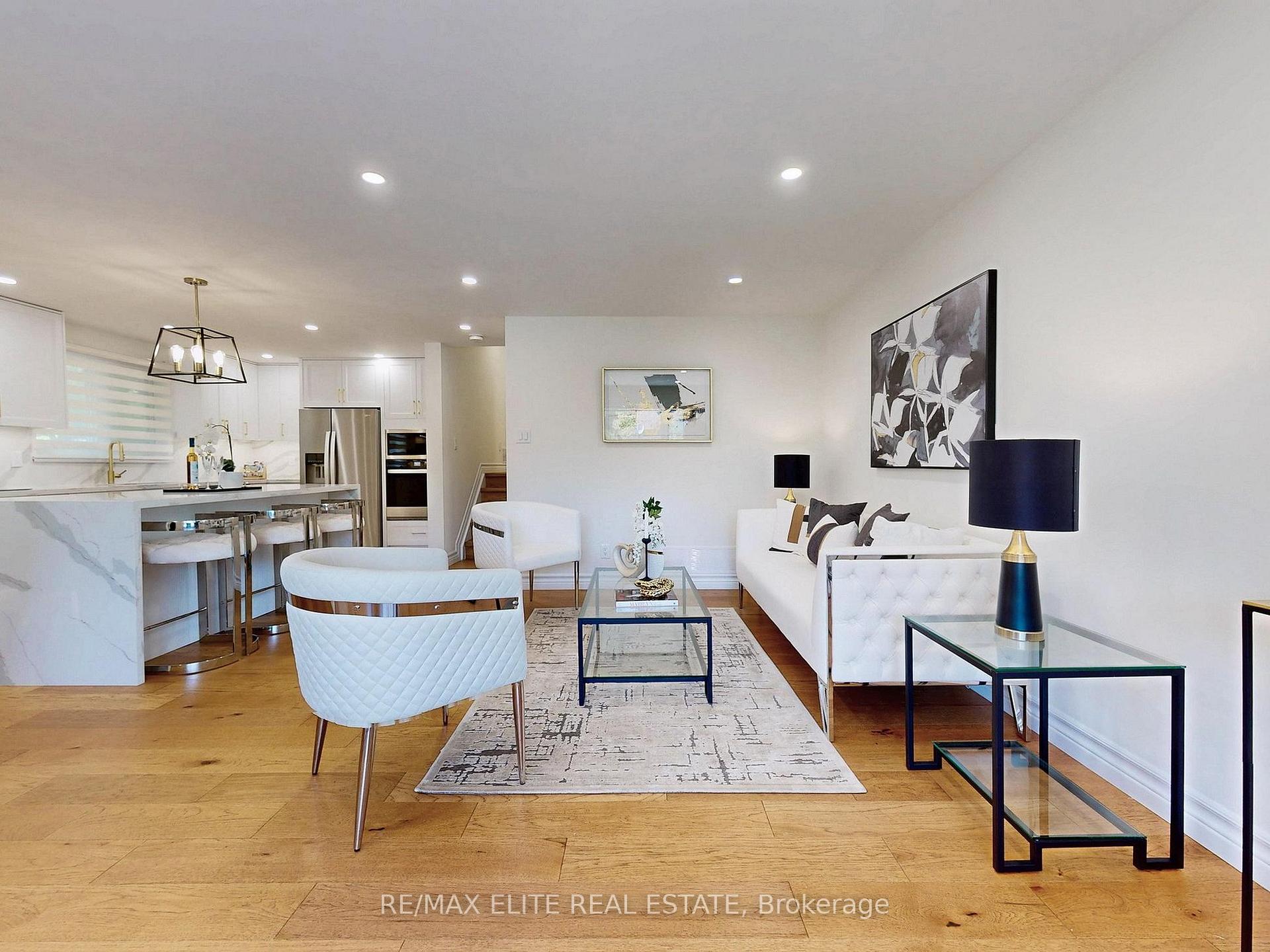 Photo 4 of 3 Silver Aspen Drive, Markham, Royal Orchard — HOMEH