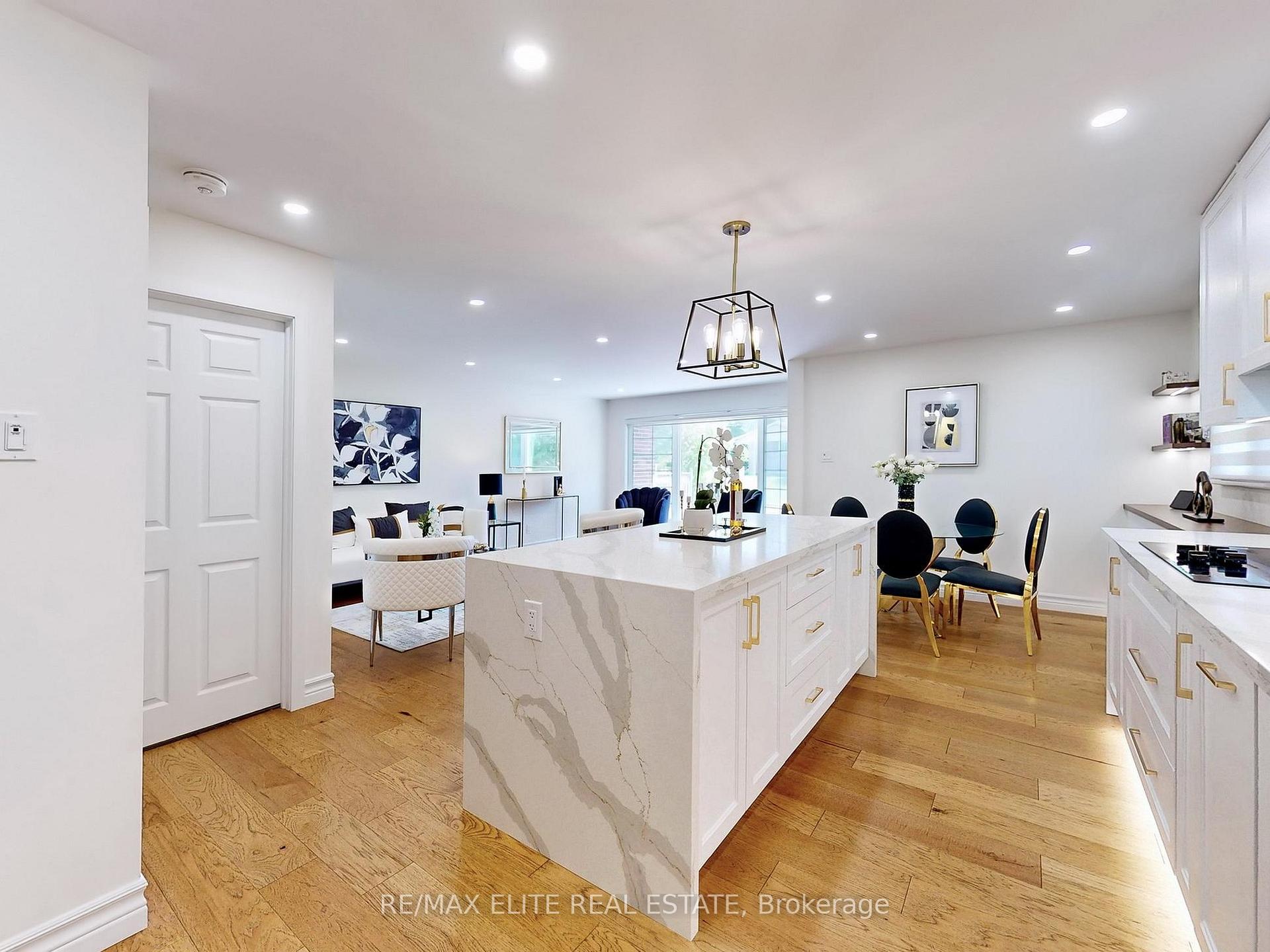 Photo 12 of 3 Silver Aspen Drive, Markham, Royal Orchard — HOMEH