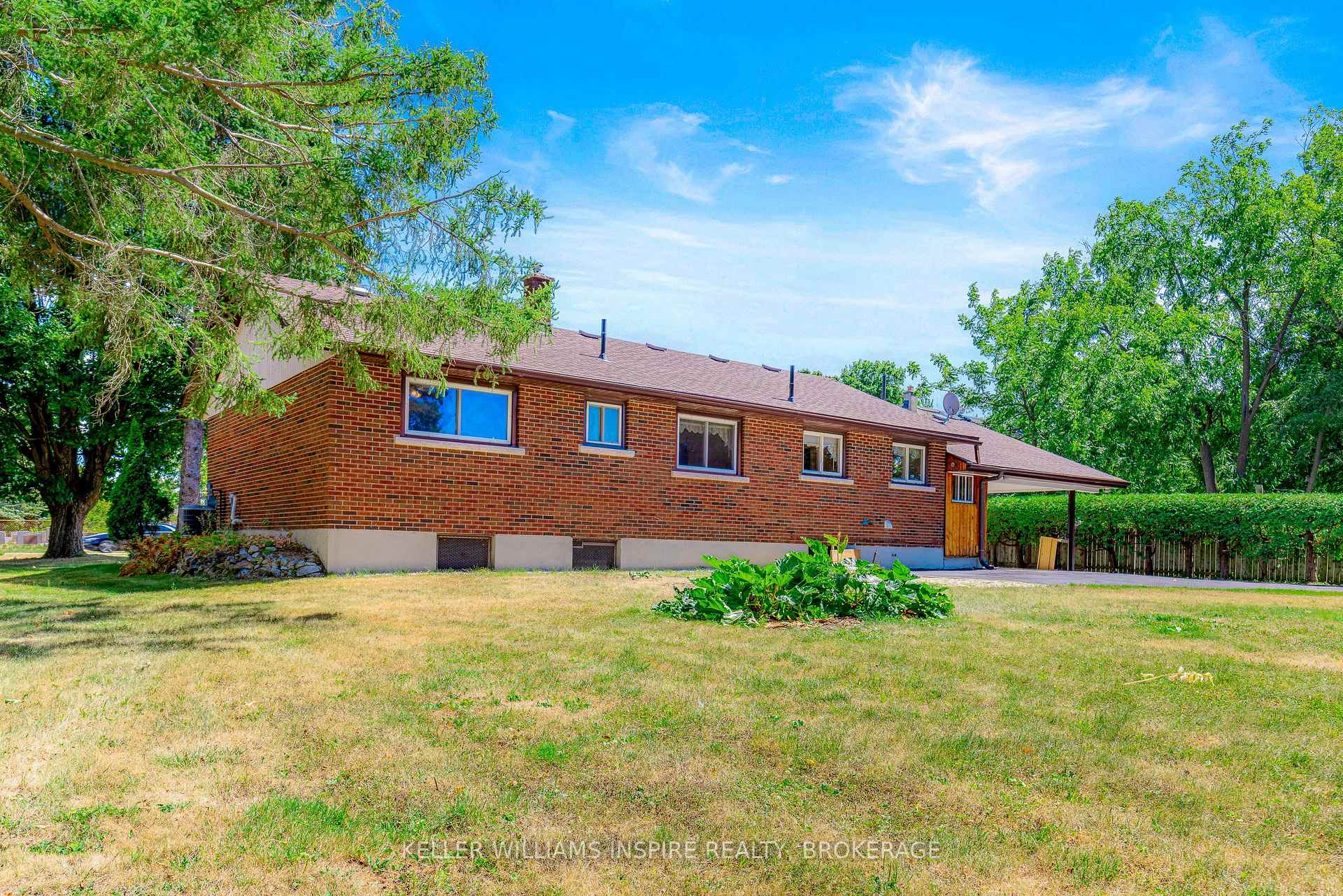 Photo 8 of 987 Sydenham Road, Kingston, City Northwest — HOMEH