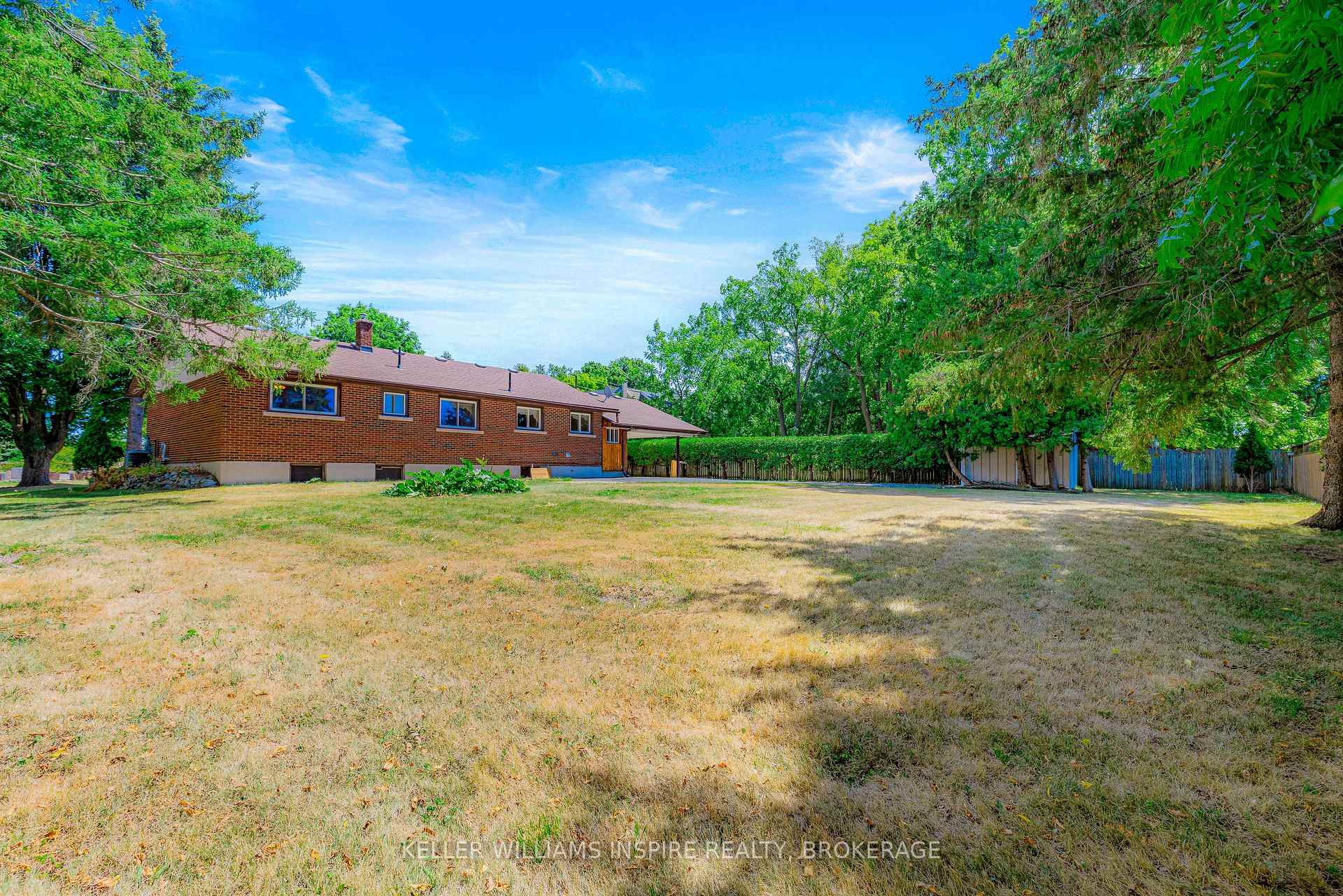 Photo 9 of 987 Sydenham Road, Kingston, City Northwest — HOMEH