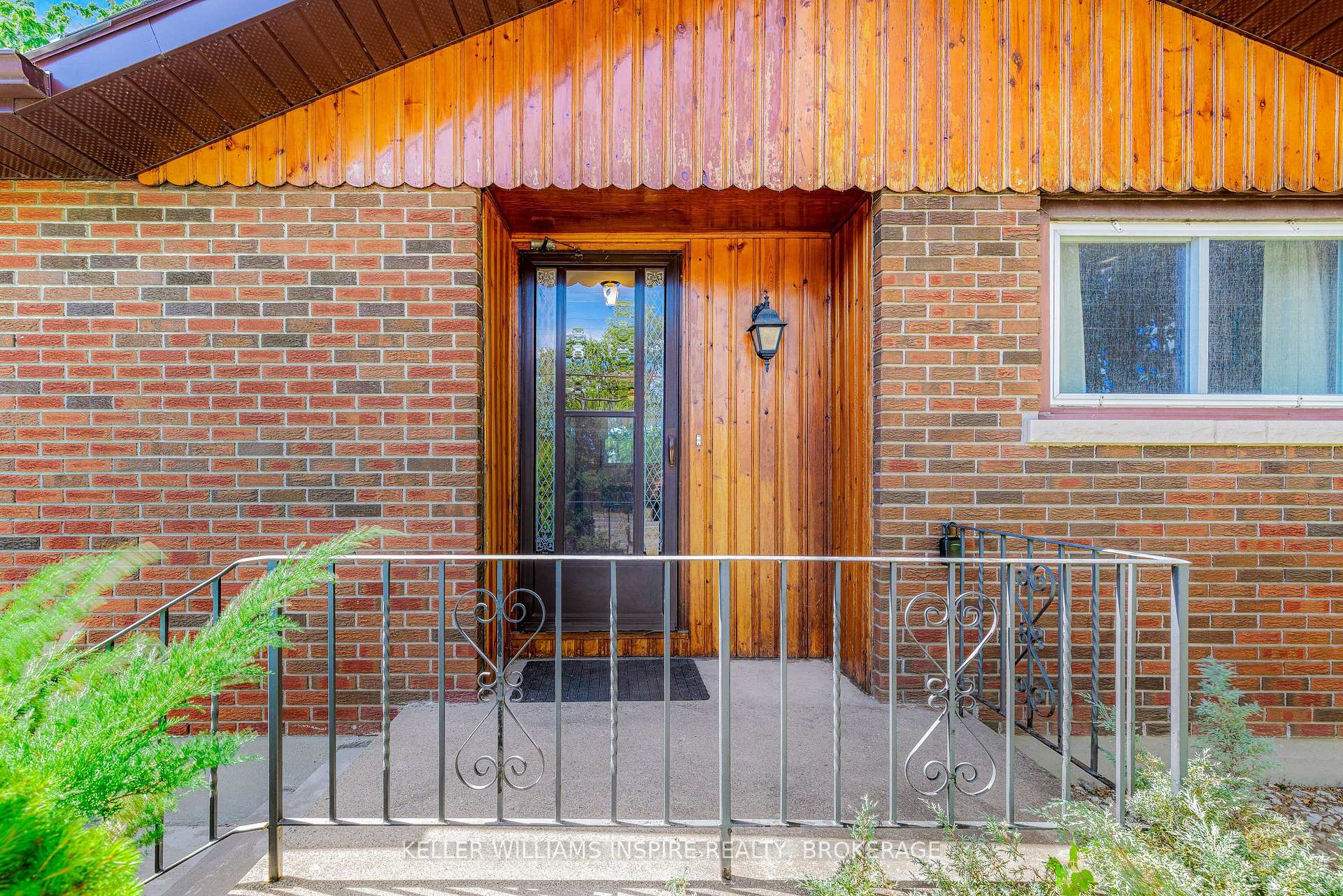 Photo 11 of 987 Sydenham Road, Kingston, City Northwest — HOMEH