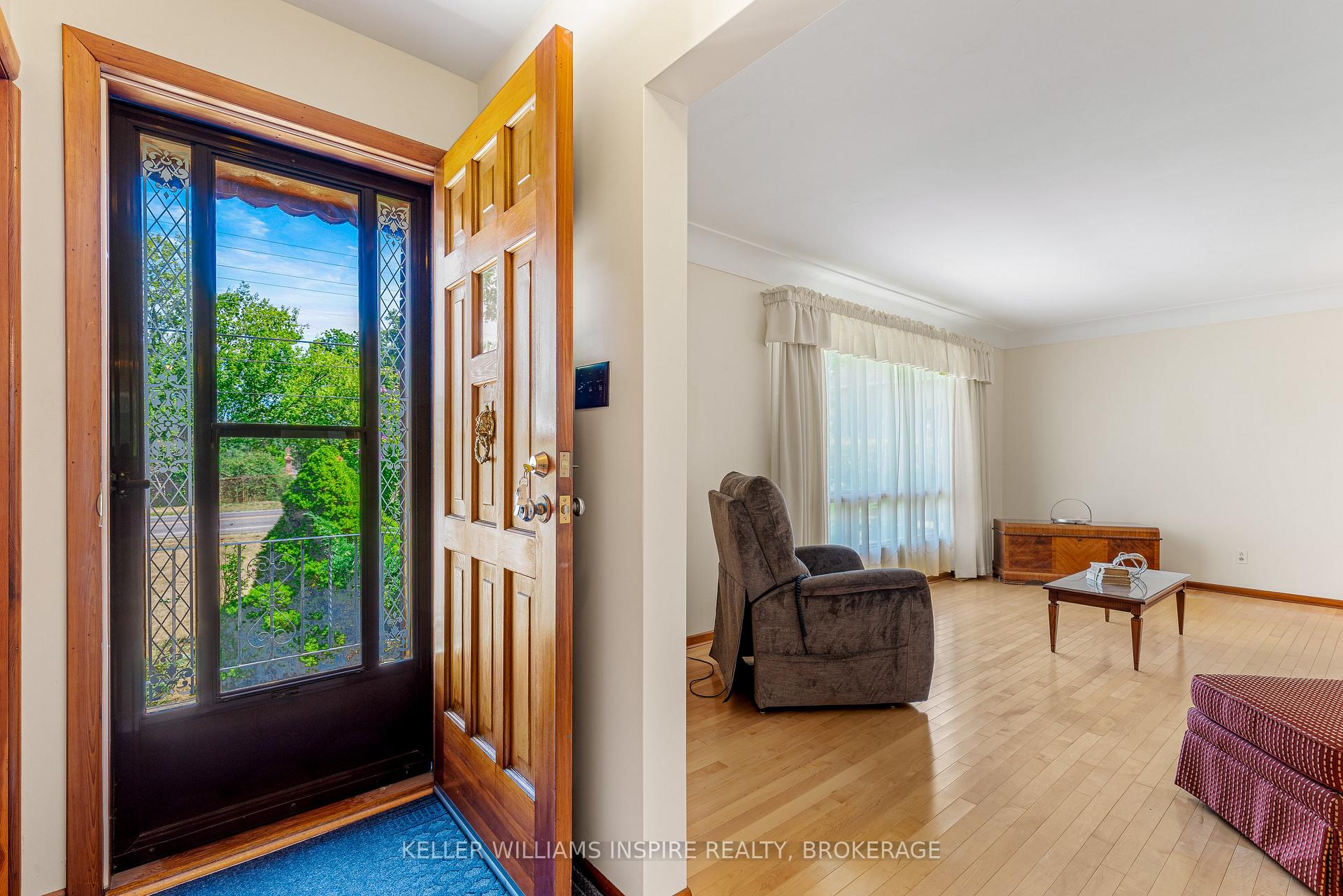 Photo 12 of 987 Sydenham Road, Kingston, City Northwest — HOMEH