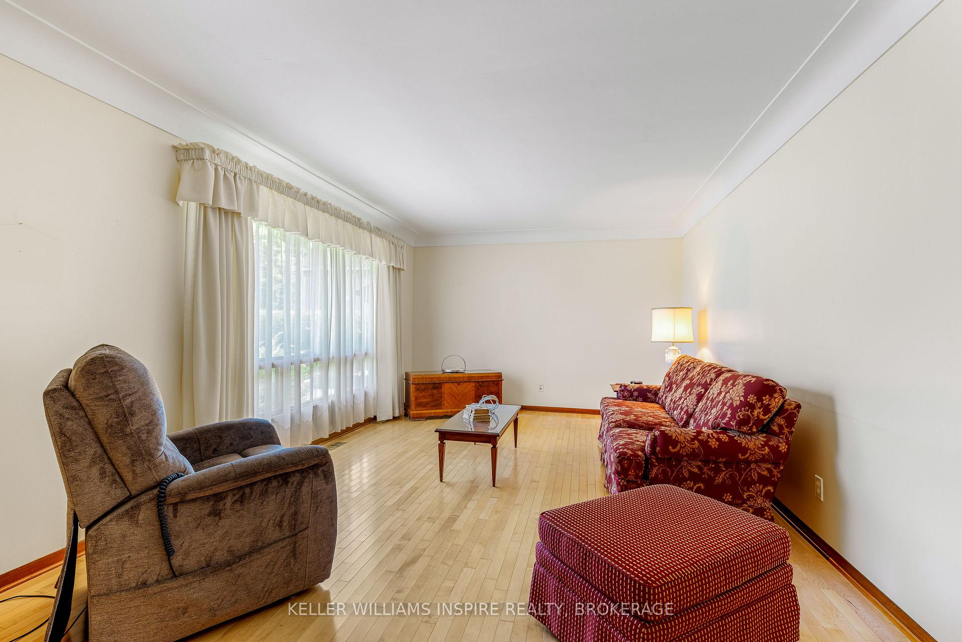 Photo 13 of 987 Sydenham Road, Kingston, City Northwest — HOMEH