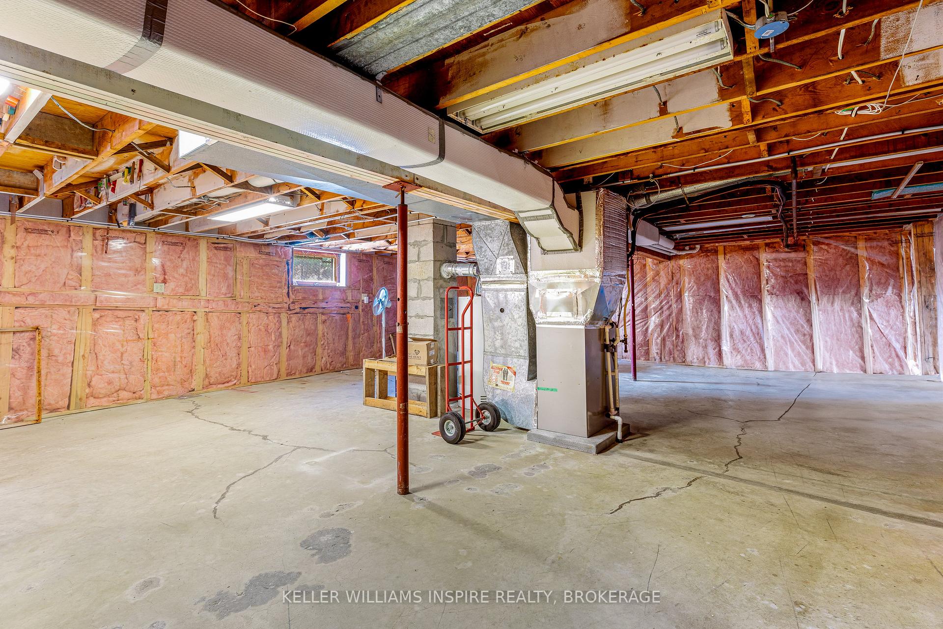 Photo 32 of 987 Sydenham Road, Kingston, City Northwest — HOMEH