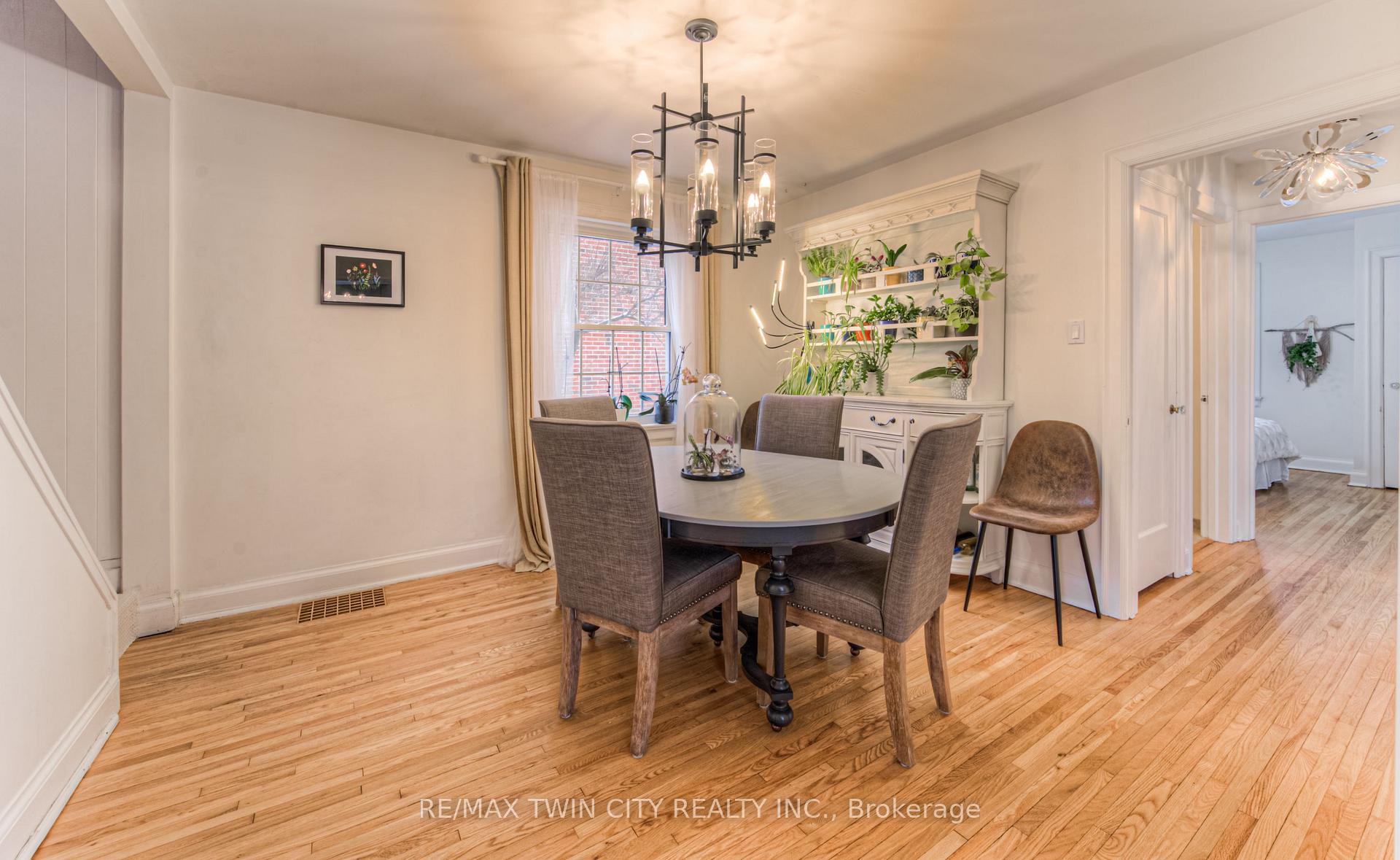 Photo 9 of 58 Brentwood Avenue, Kitchener — HOMEH