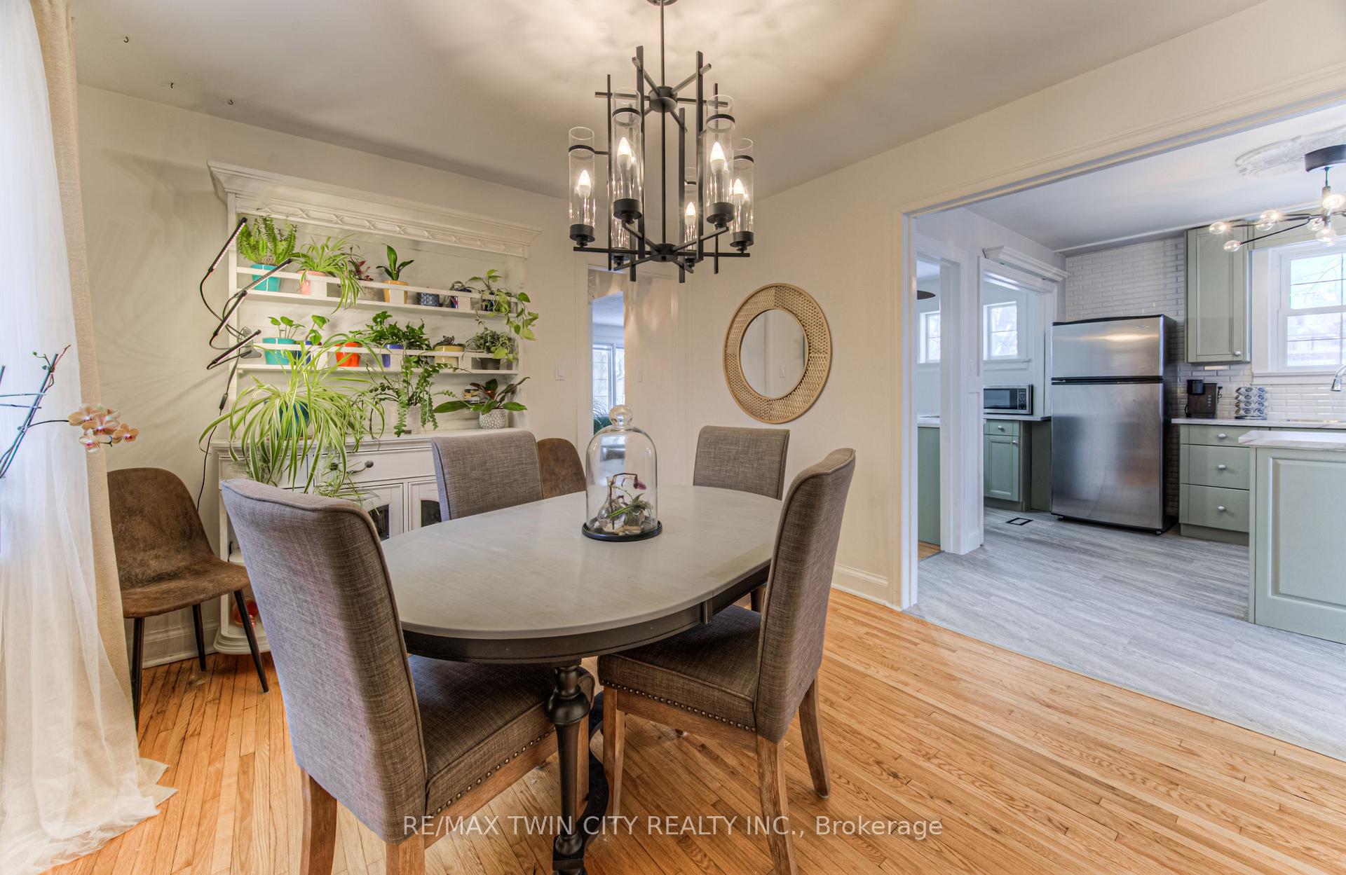 Photo 10 of 58 Brentwood Avenue, Kitchener — HOMEH