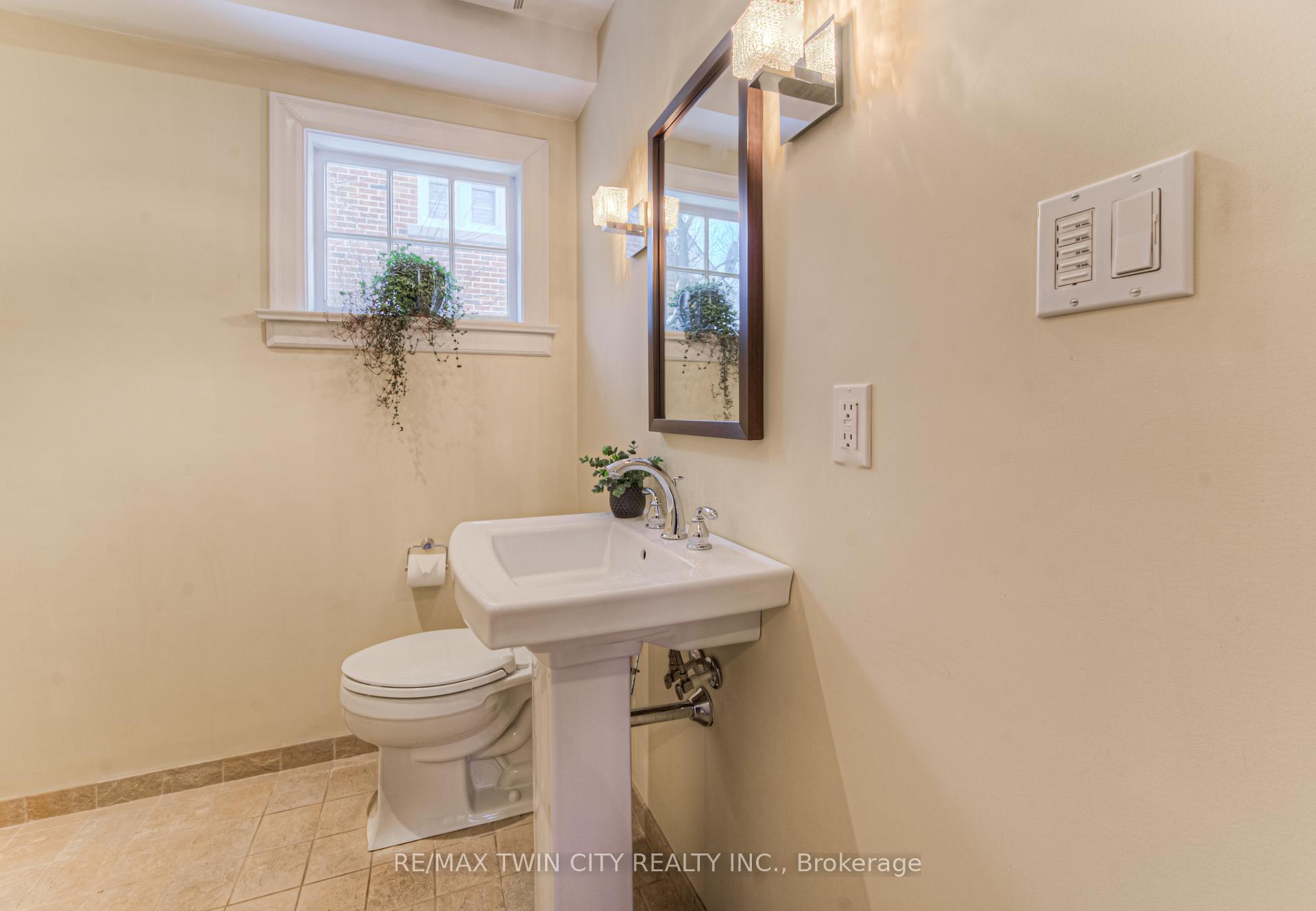 Photo 18 of 58 Brentwood Avenue, Kitchener — HOMEH