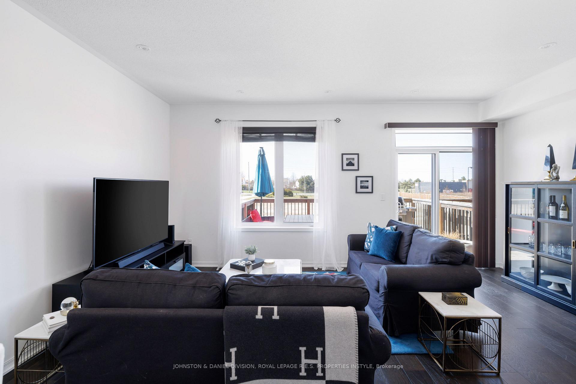 Photo 12 of Unit 33, 651 Farmstead Drive, Milton, Willmott — HOMEH