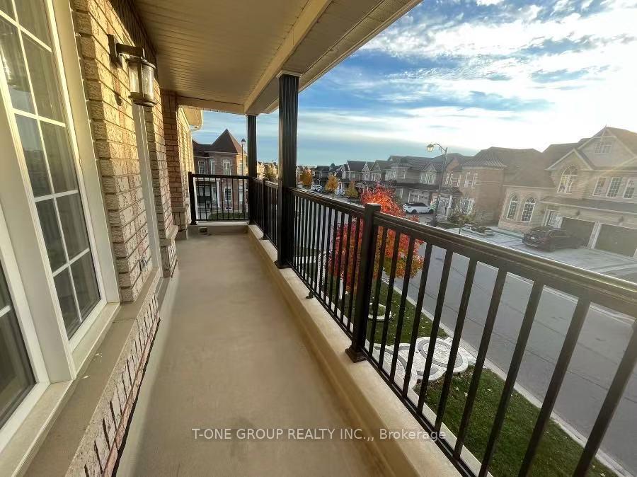 Photo 3 of 2 Haskett Drive, Markham, Box Grove — HOMEH