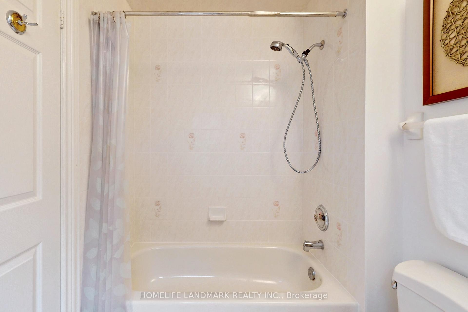 Photo 12 of 175 Silver Rose Crescent, Markham, Cachet — HOMEH