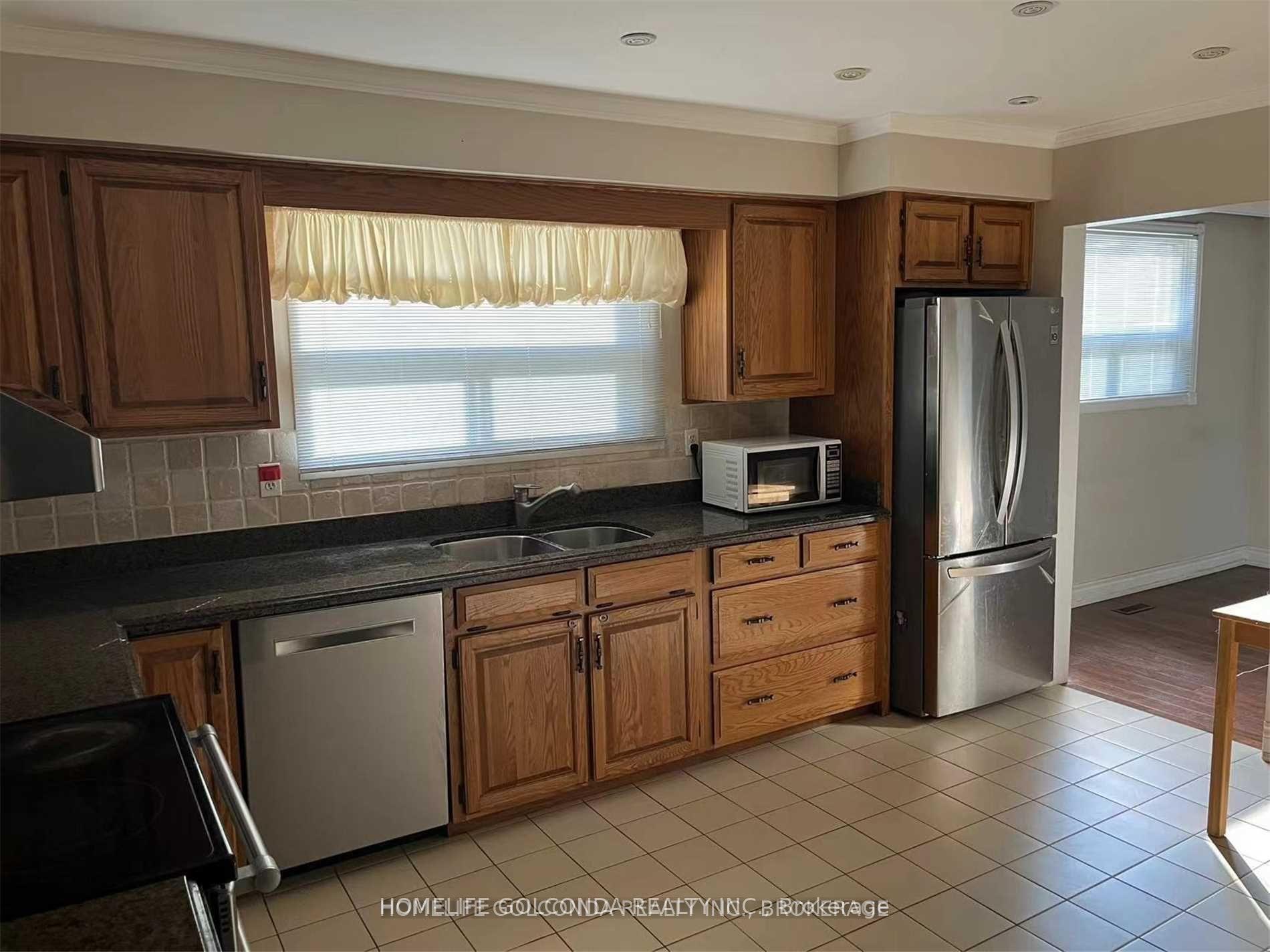 Photo 7 of 40 Chant Crescent, Markham, Unionville — HOMEH
