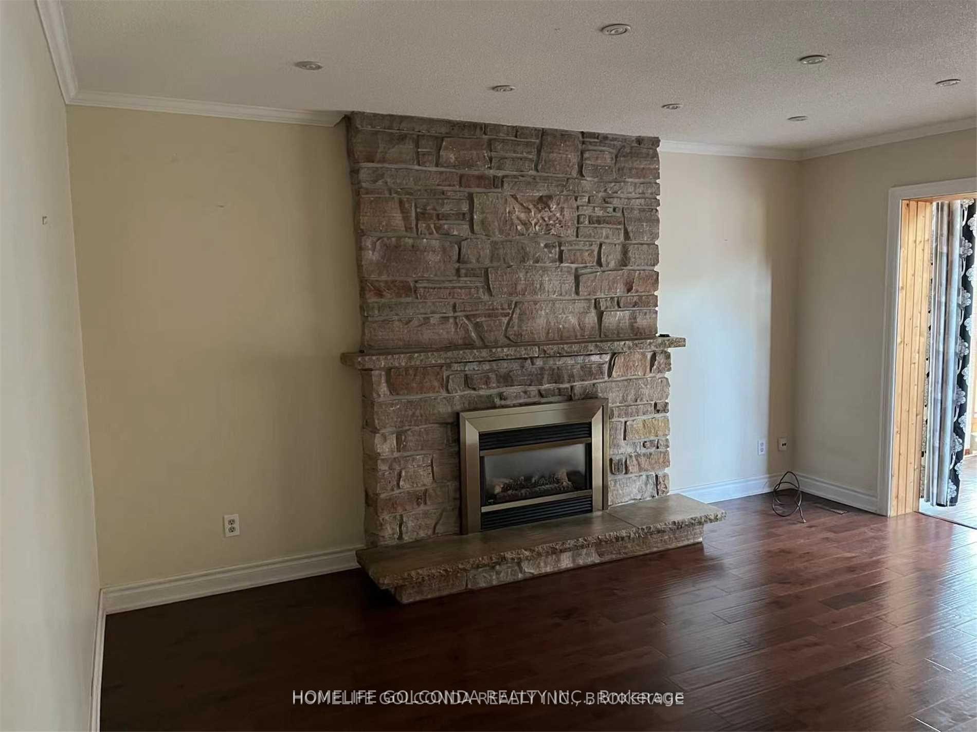 Photo 9 of 40 Chant Crescent, Markham, Unionville — HOMEH