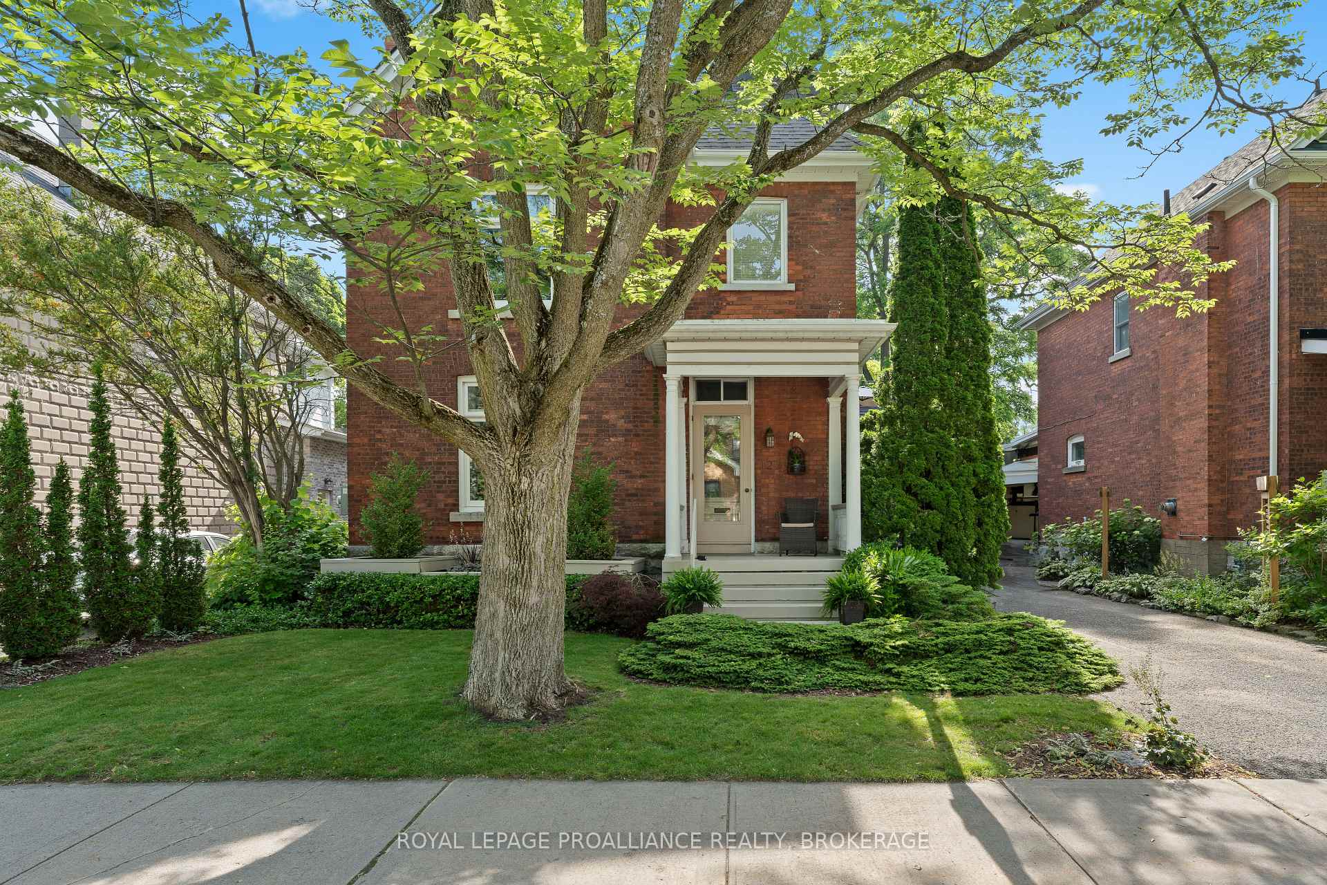 Front of 127 Beverley Street
