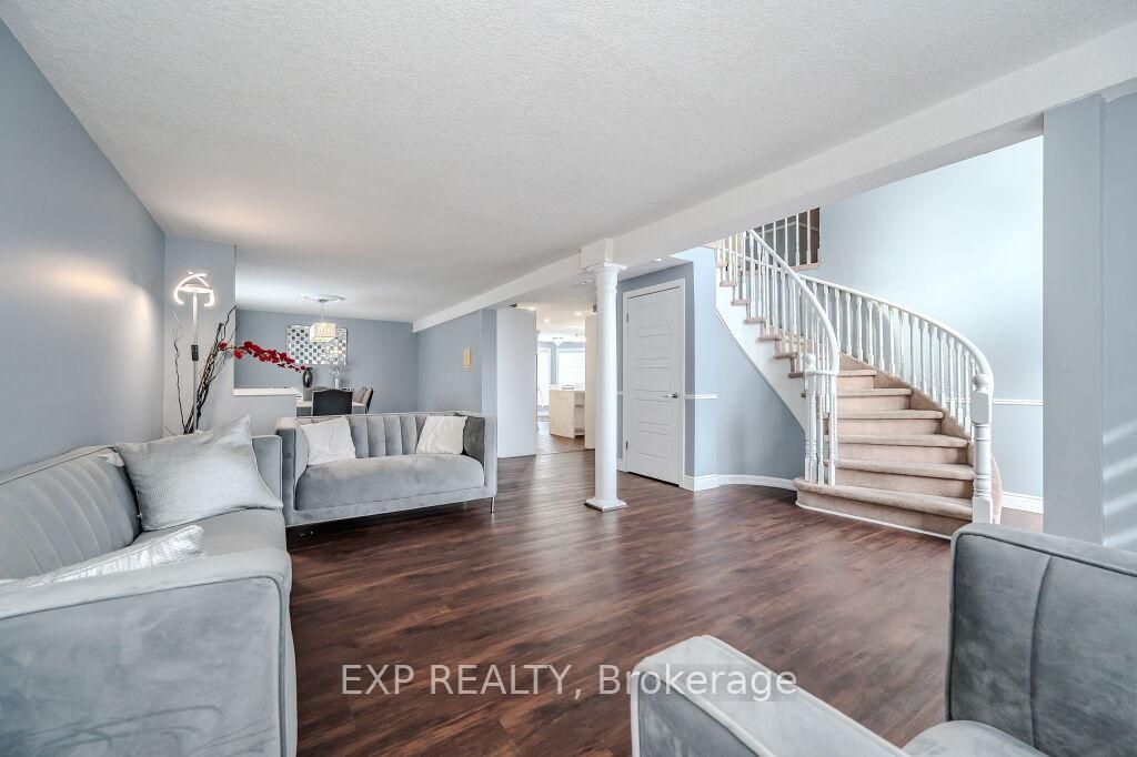 Photo 6 of 256 Highview Drive, Kitchener, Forest Heights — HOMEH