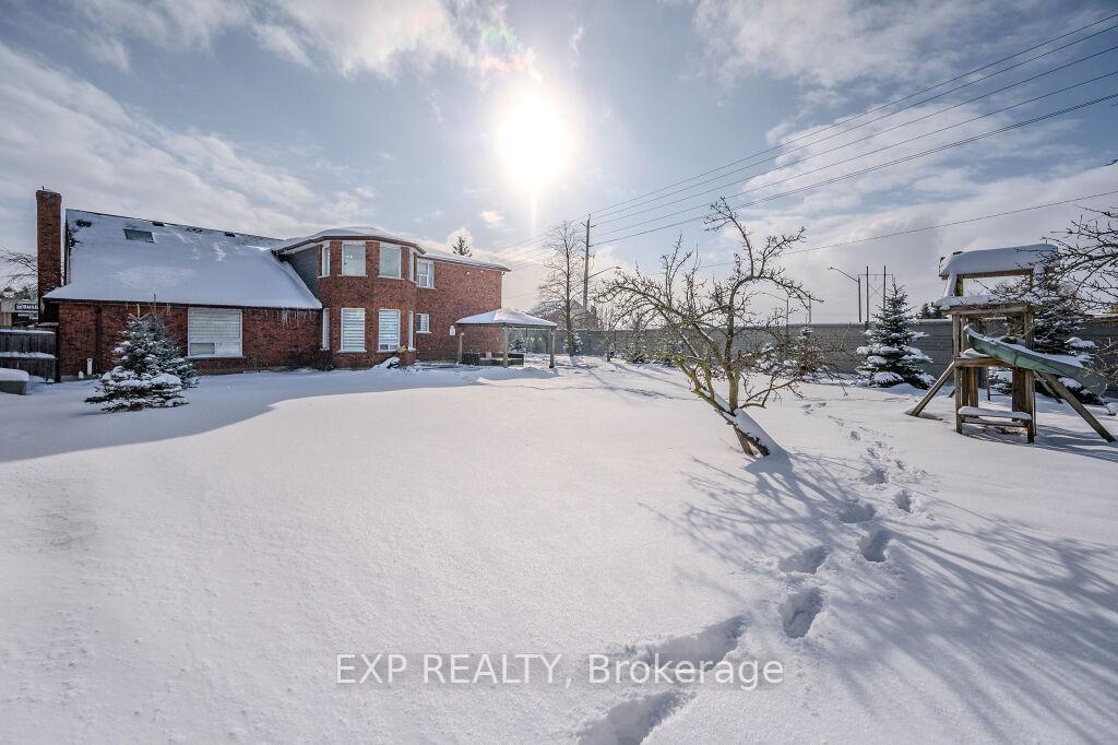 Photo 33 of 256 Highview Drive, Kitchener, Forest Heights — HOMEH