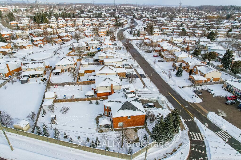 Photo 36 of 256 Highview Drive, Kitchener, Forest Heights — HOMEH
