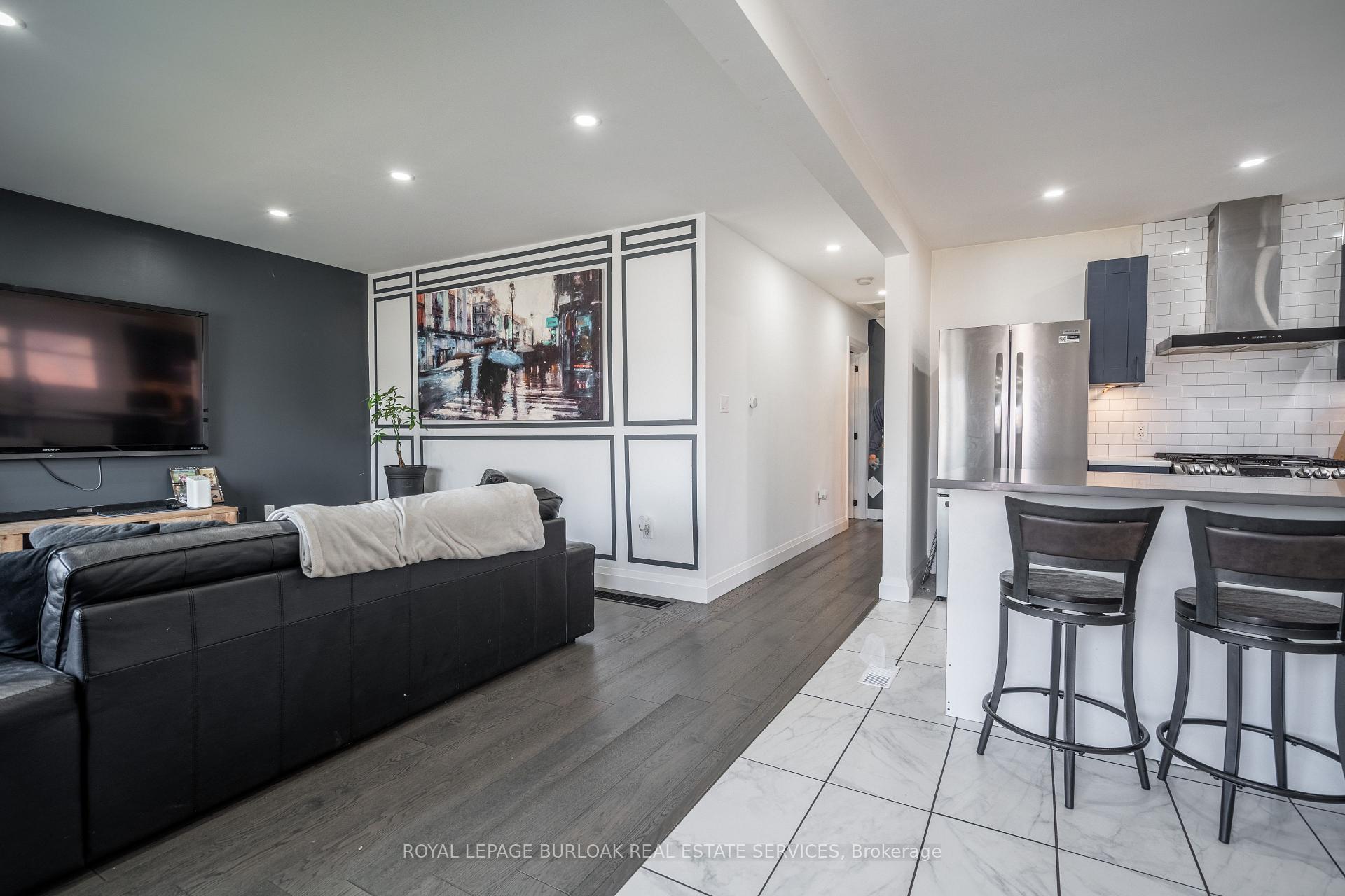 Photo 5 of Unit Main, 908 Fennell Avenue E, Hamilton, Macassa — HOMEH