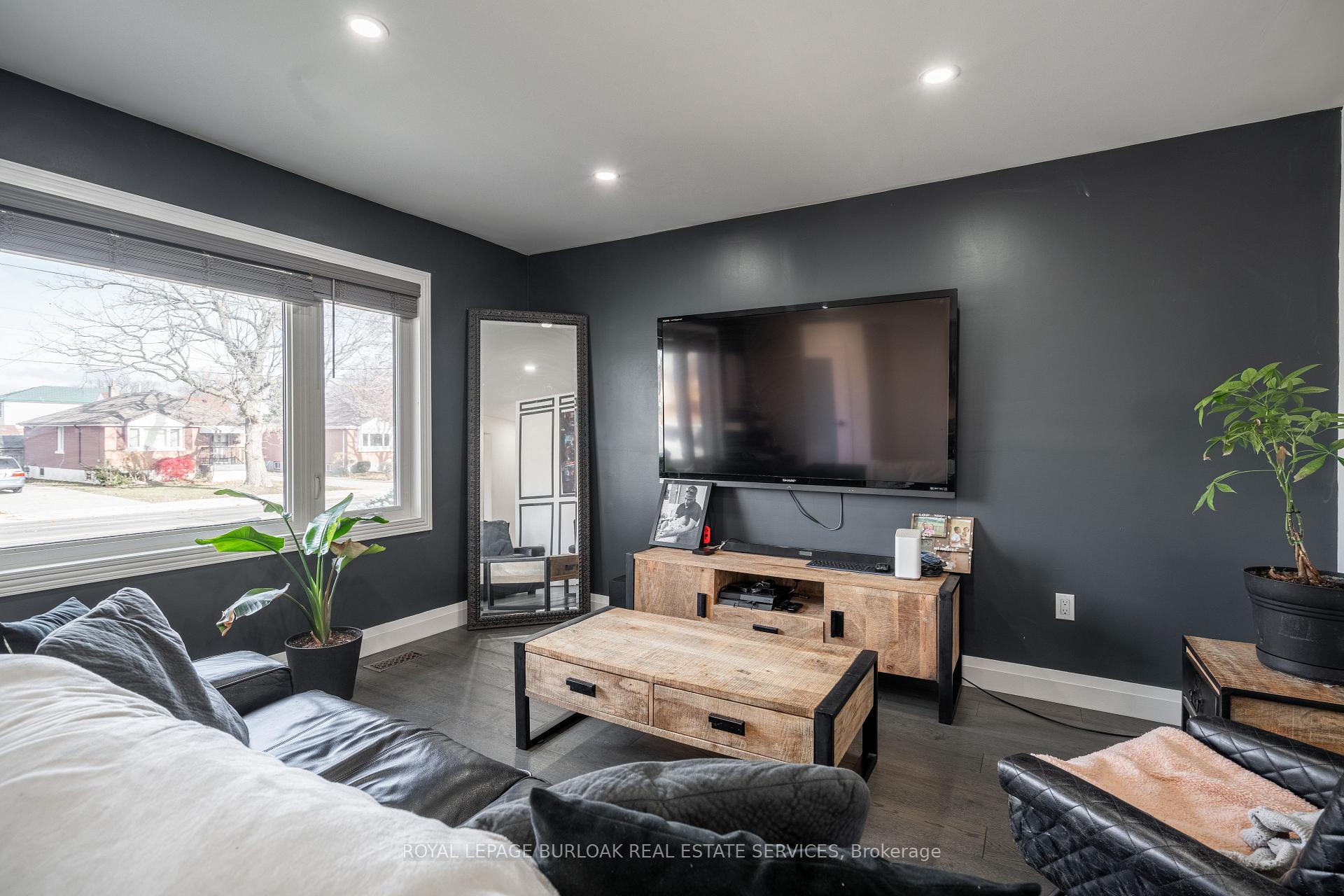 Photo 6 of Unit Main, 908 Fennell Avenue E, Hamilton, Macassa — HOMEH