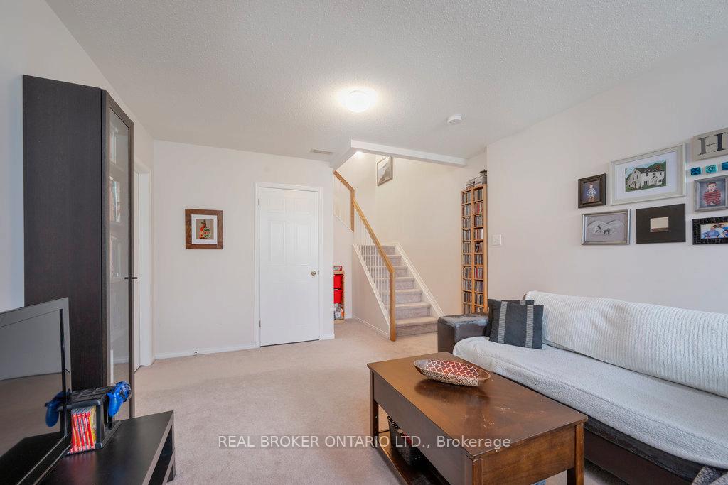 Photo 4 of 87 Flowertree Crescent, Ottawa, Kanata - Emerald Meadows/Trailwest — HOMEH