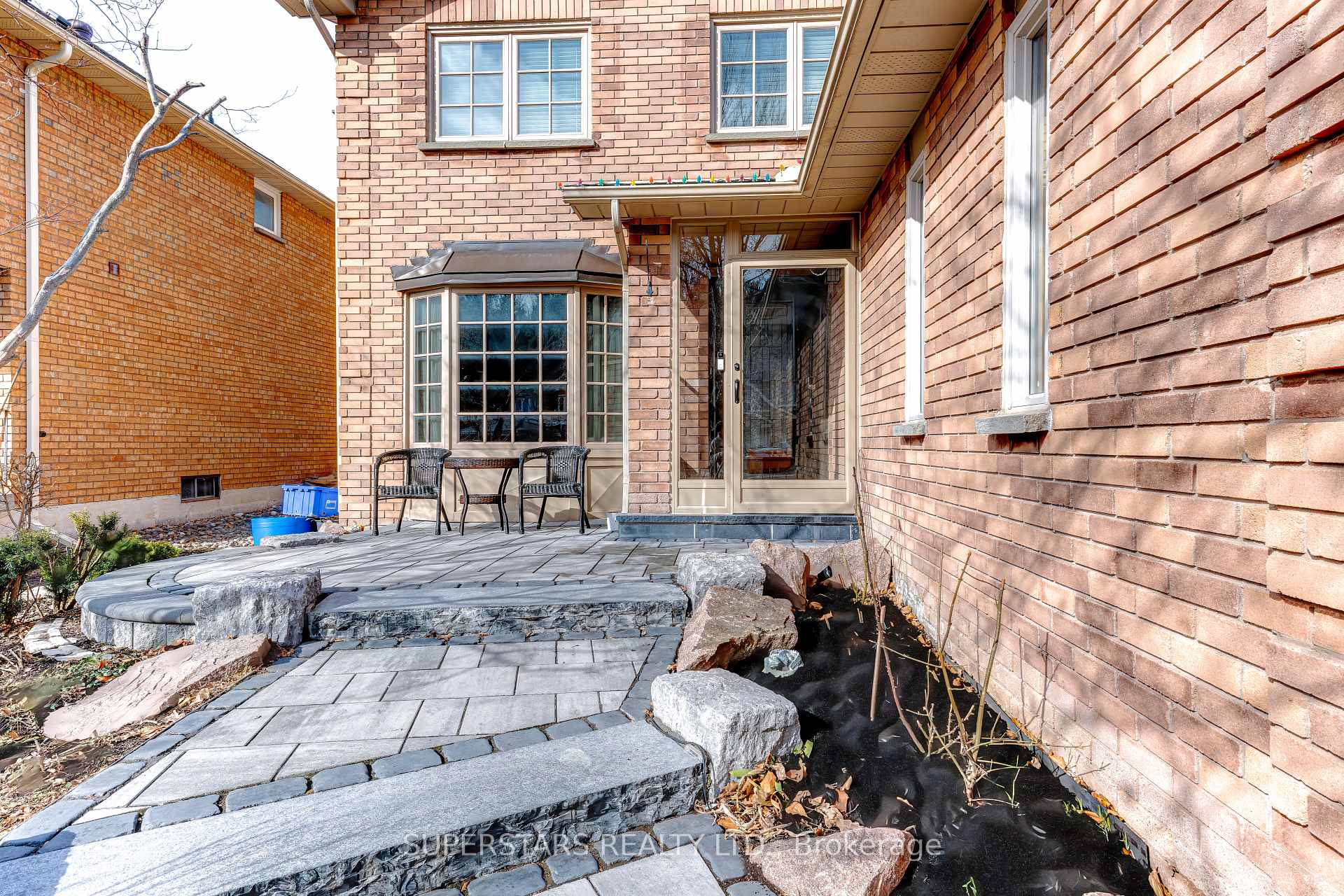 Photo 2 of 72 Crandall Drive, Markham, Raymerville — HOMEH