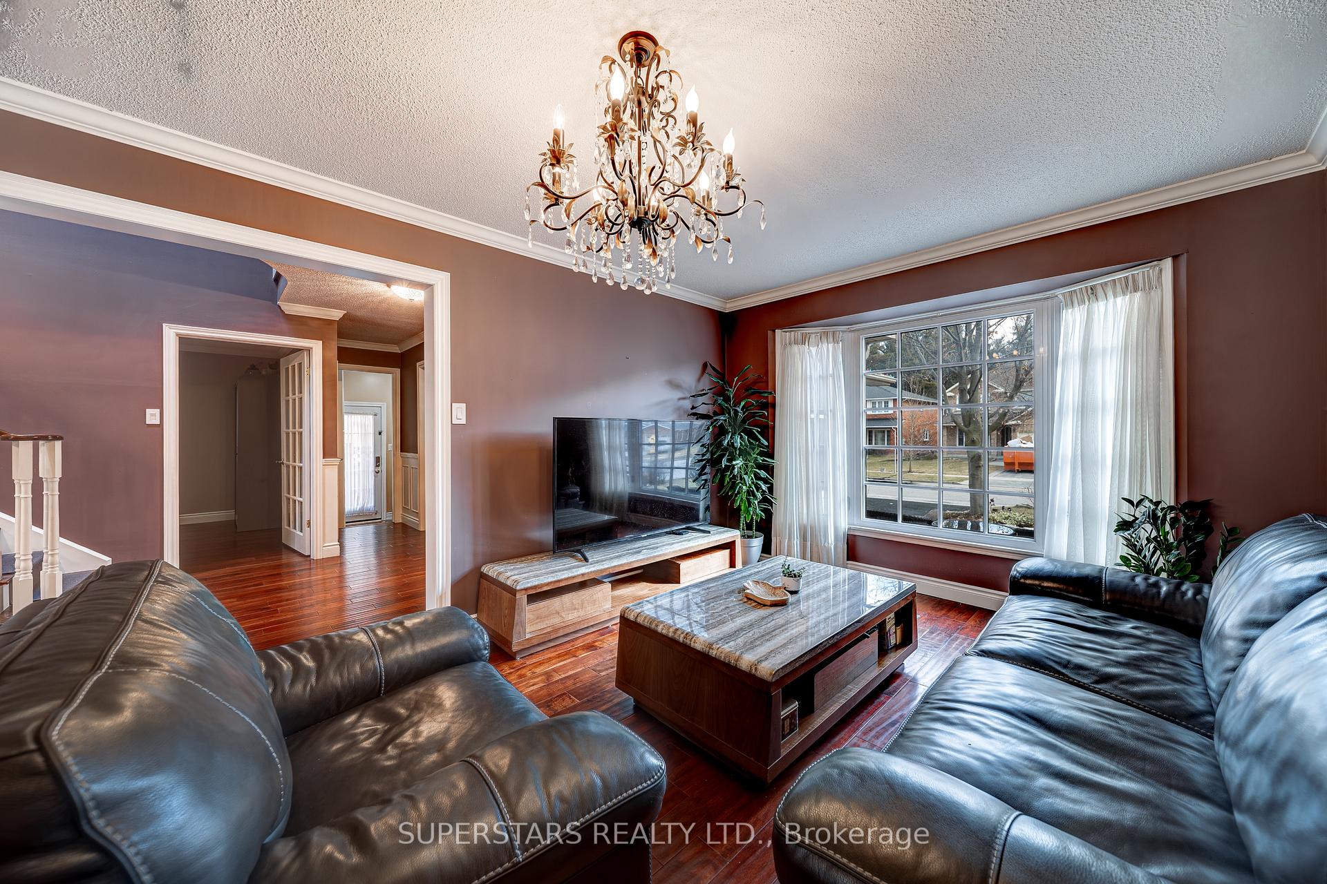 Photo 4 of 72 Crandall Drive, Markham, Raymerville — HOMEH