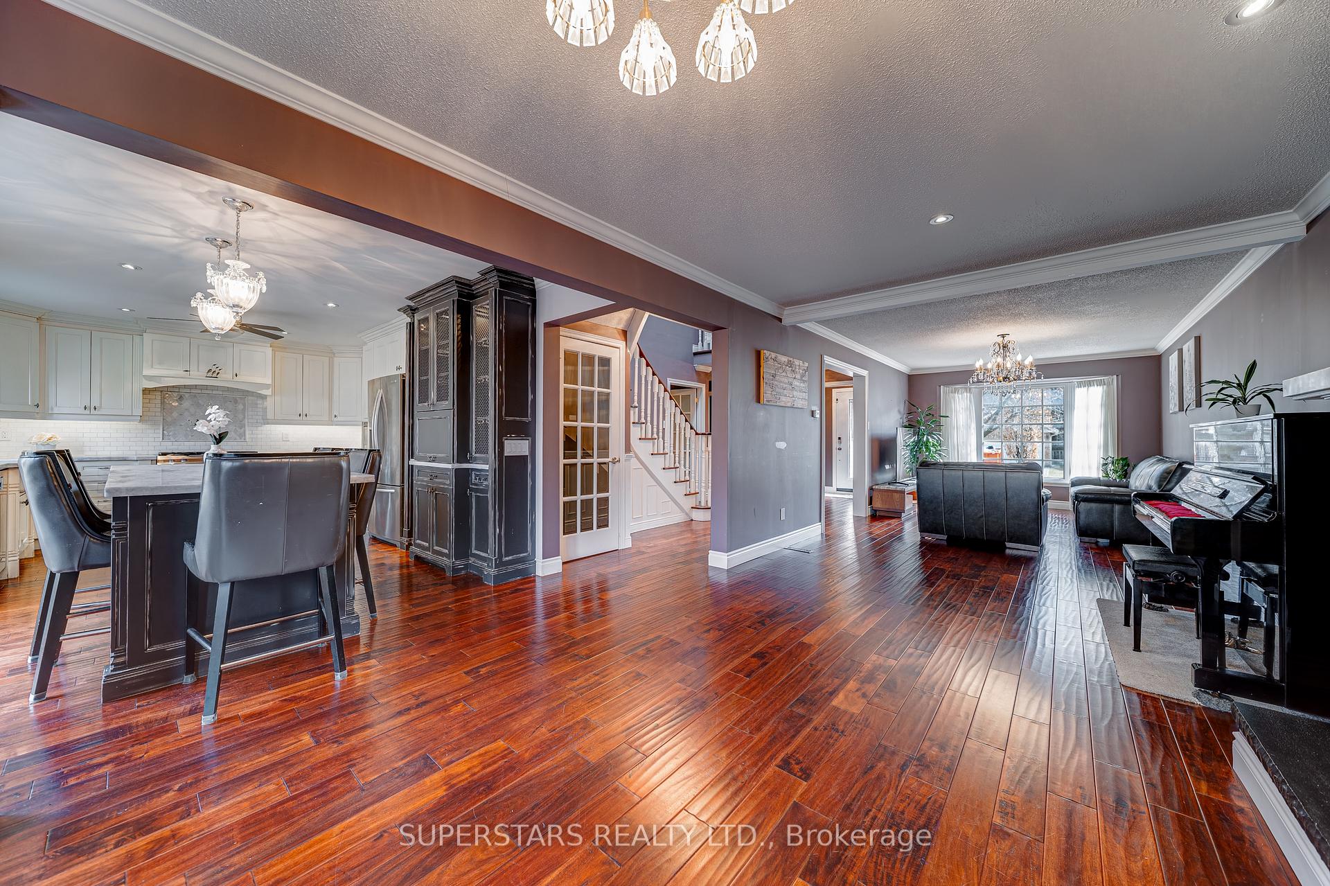 Photo 5 of 72 Crandall Drive, Markham, Raymerville — HOMEH