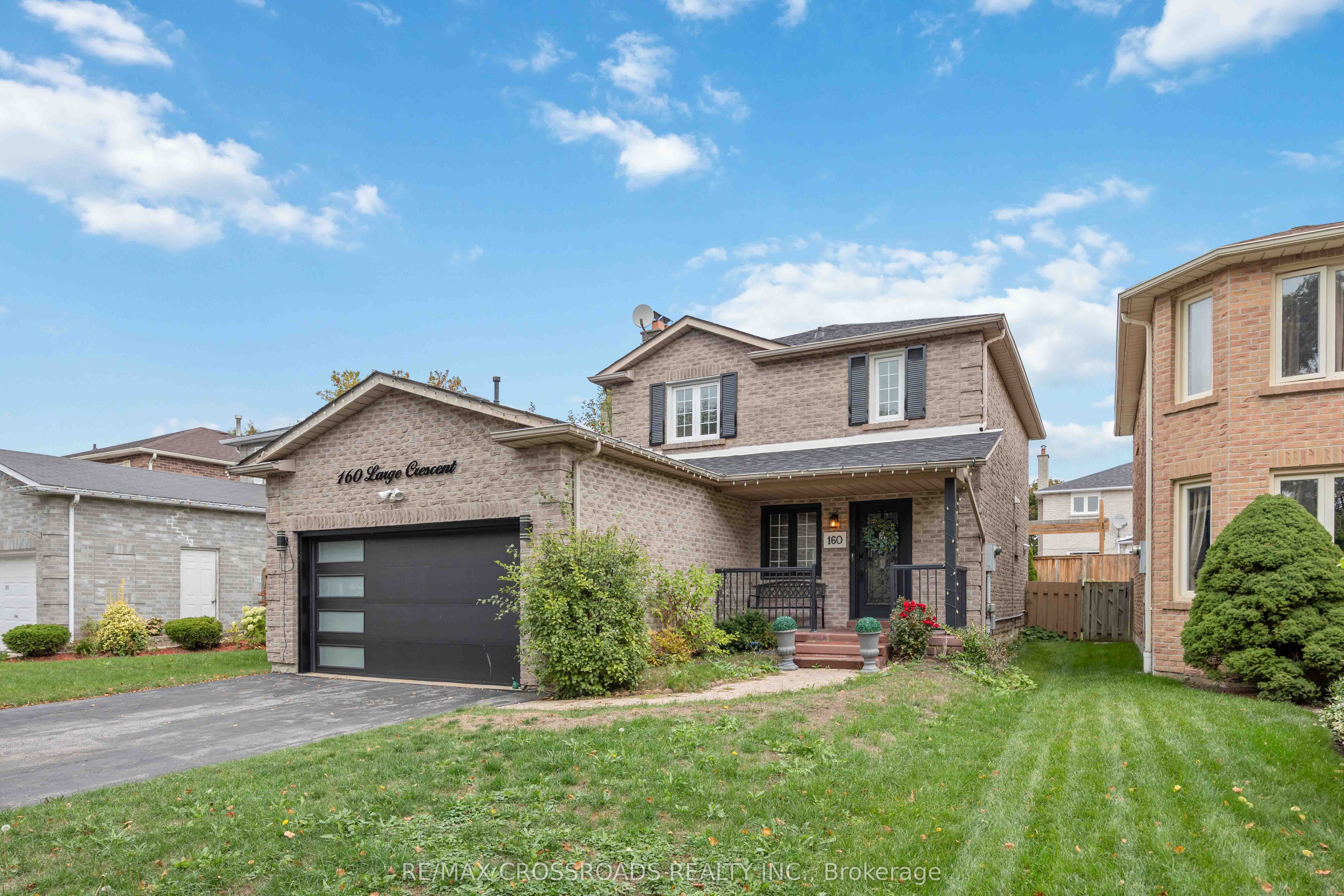 Photo 2 of 160 Large Crescent, Ajax, Central West — HOMEH
