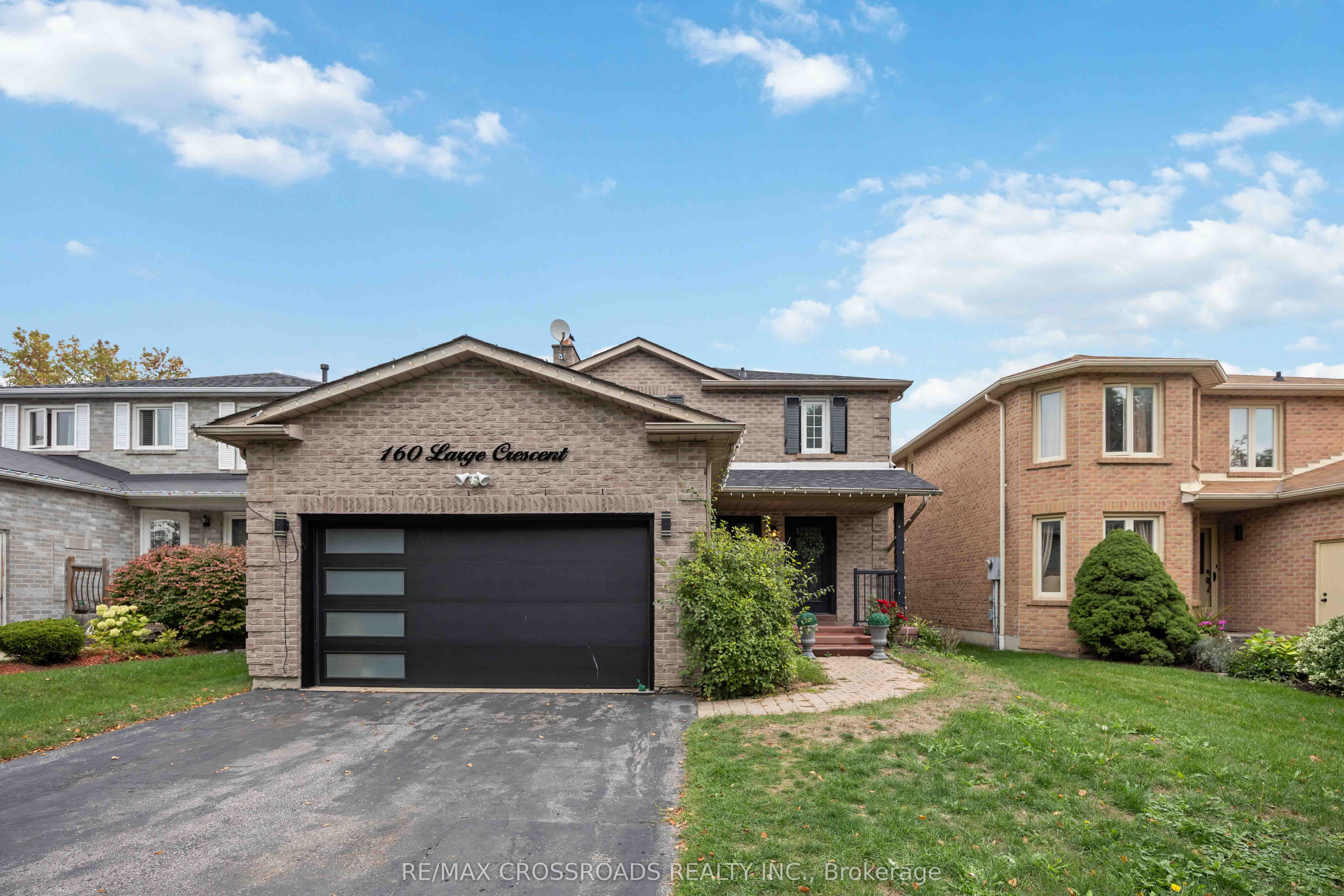 Photo 36 of 160 Large Crescent, Ajax, Central West — HOMEH