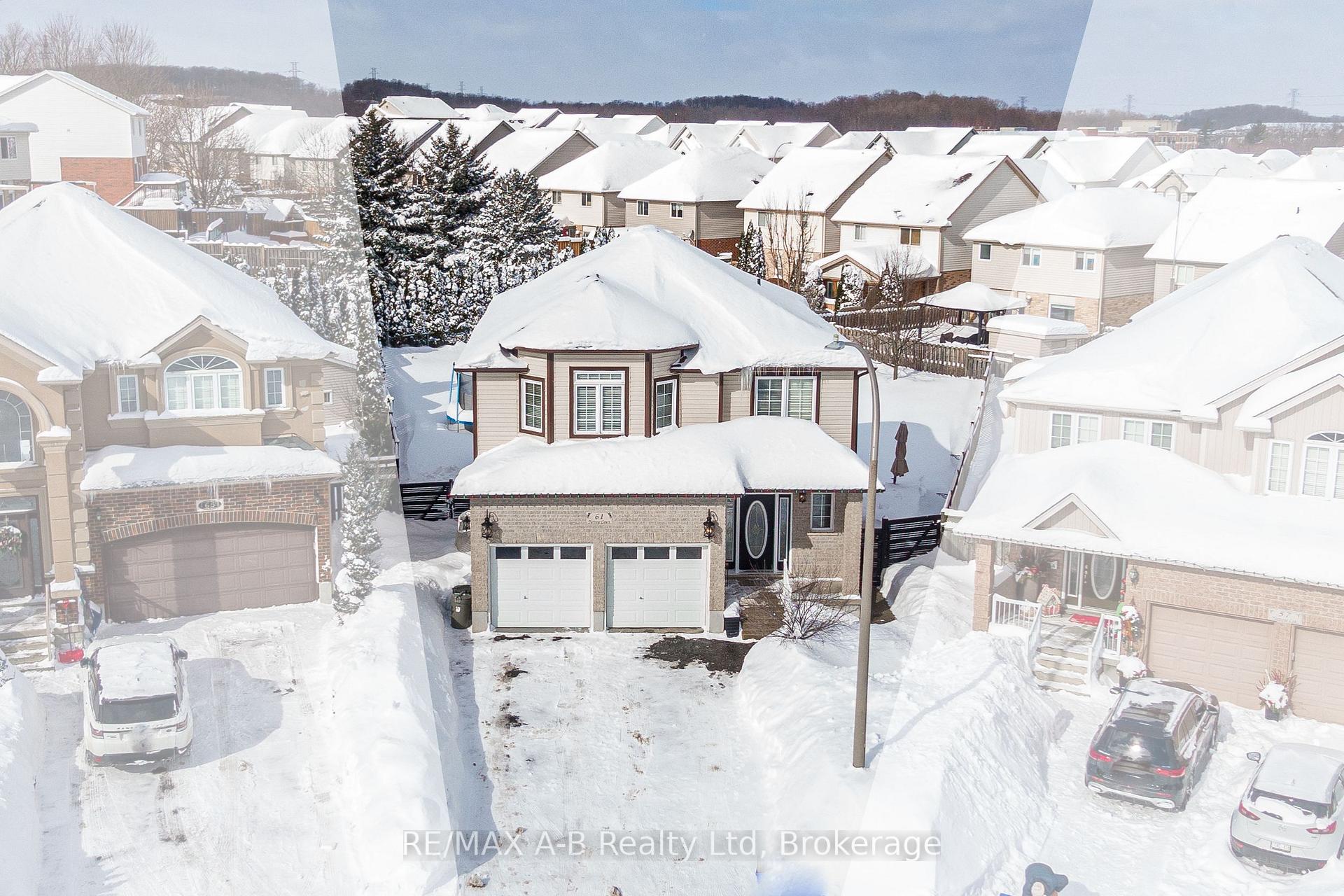 Photo 2 of 61 Yarrow Court, Kitchener — HOMEH